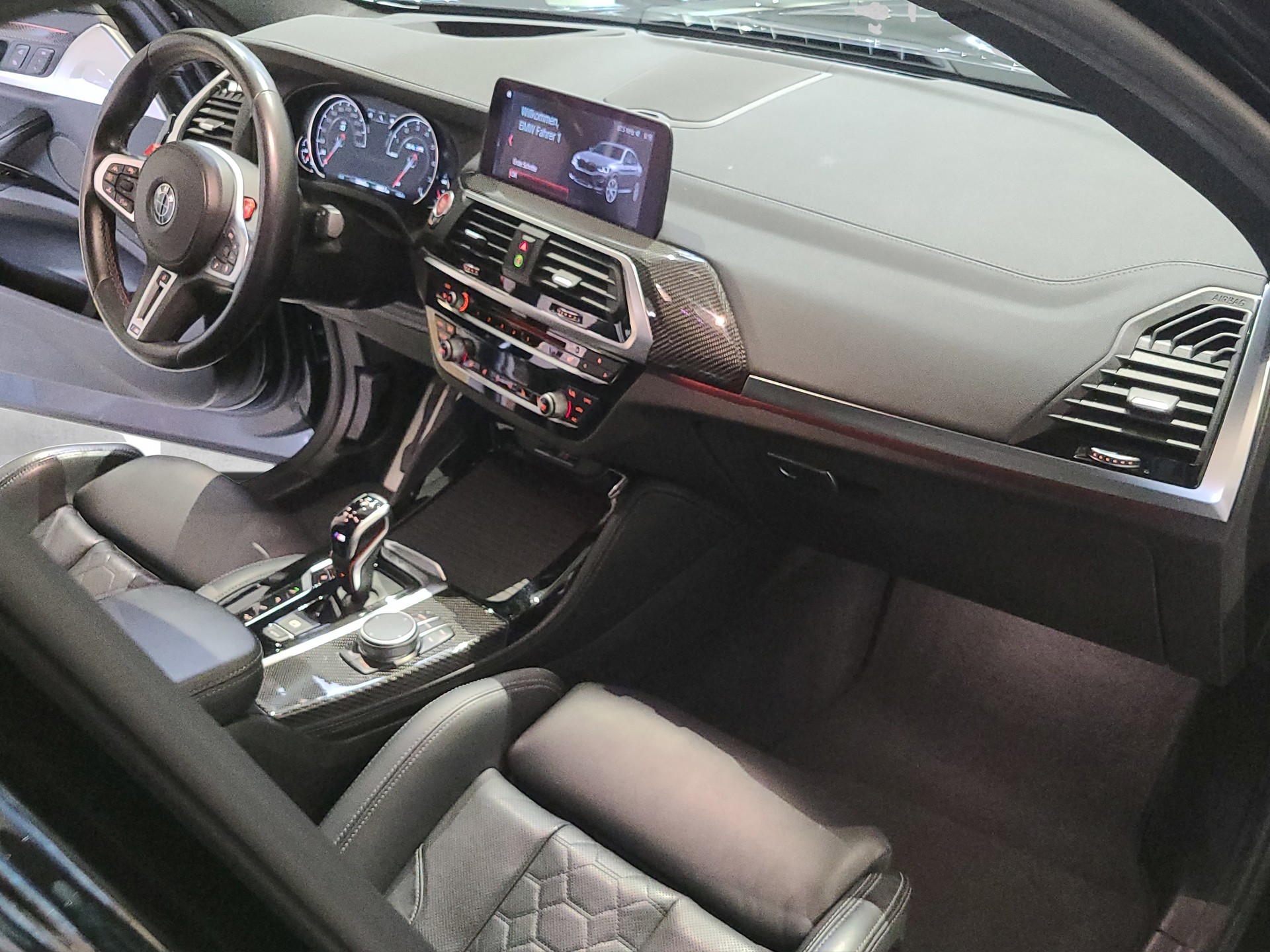 BMW X4M xDrive M Competition F98-image-9