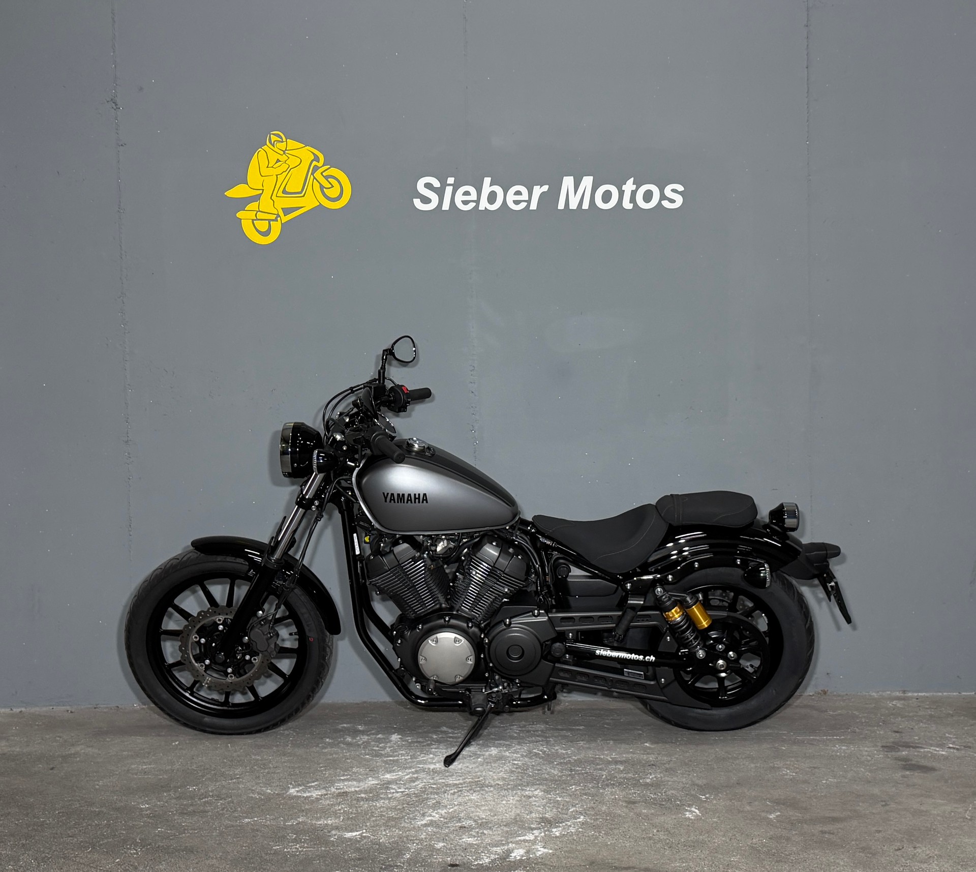 YAMAHA XV 950 R ABS-showroom-element-2