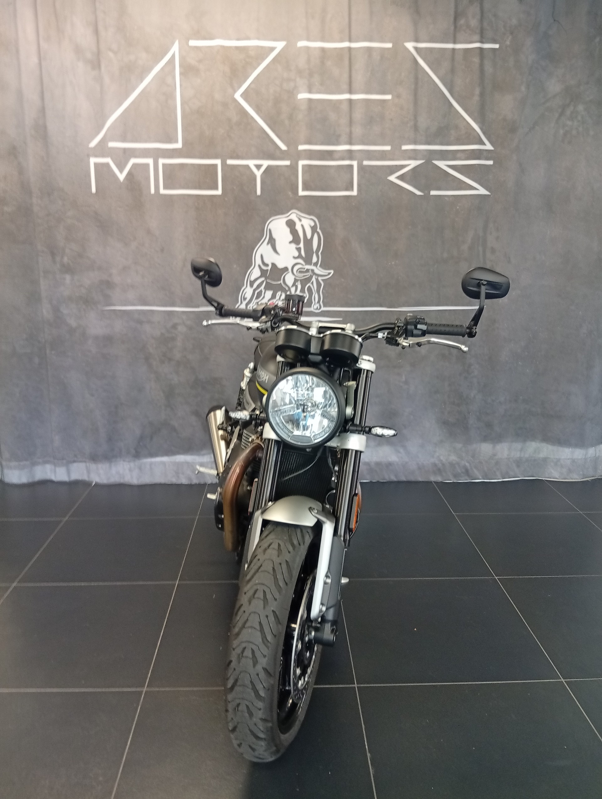 TRIUMPH Speed Twin 1200-showroom-element-2