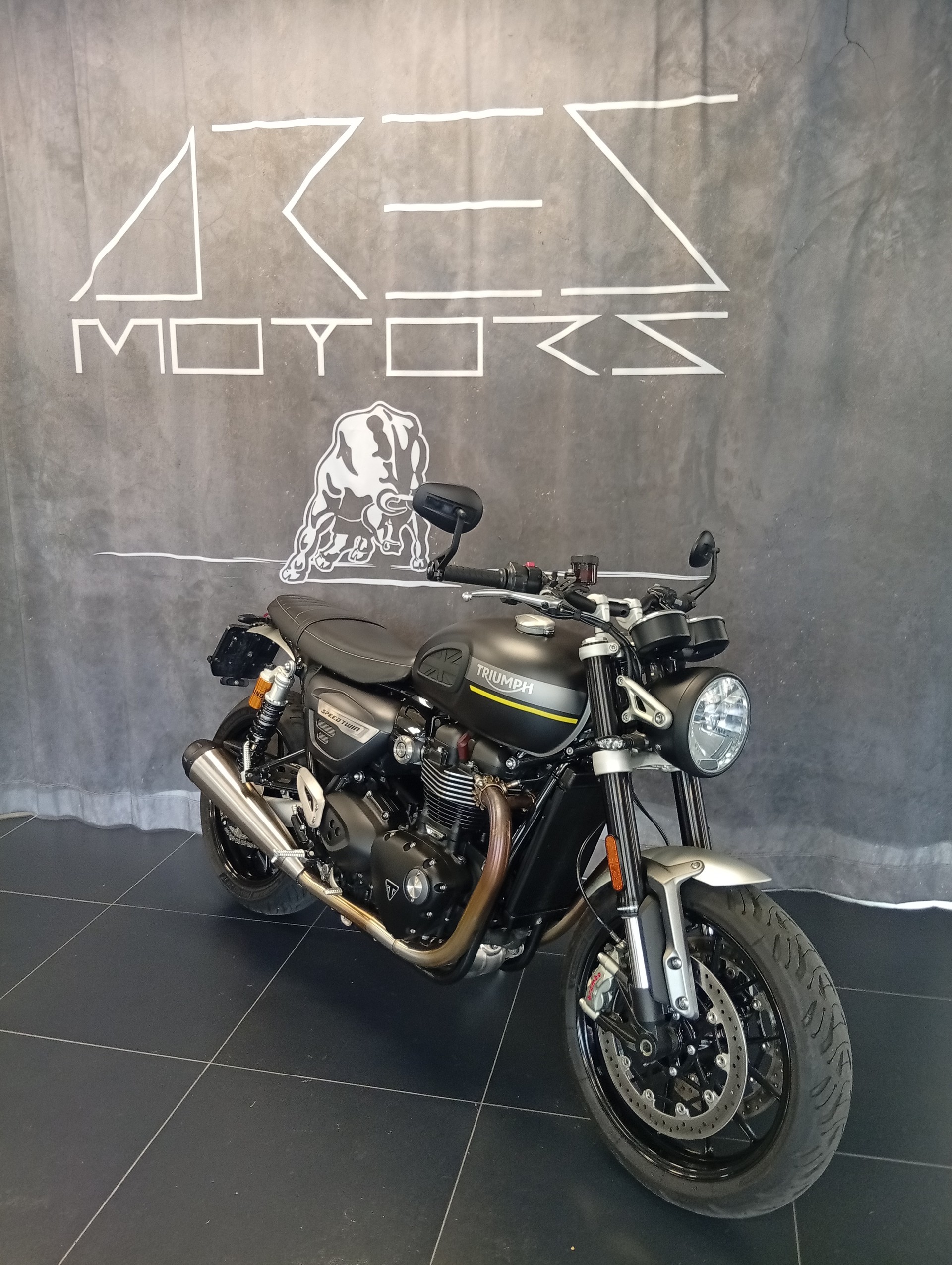 TRIUMPH Speed Twin 1200-showroom-element-1