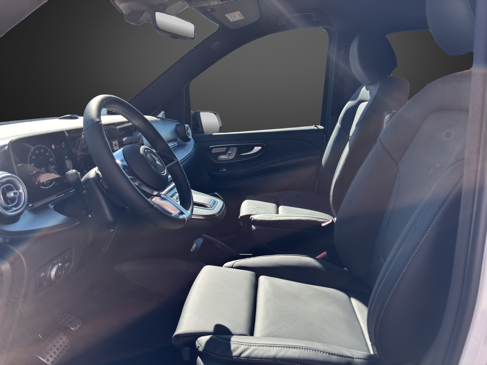 MERCEDES-BENZ V 300 d lang 4Matic Swiss Edition 9G-Tronic-image-9