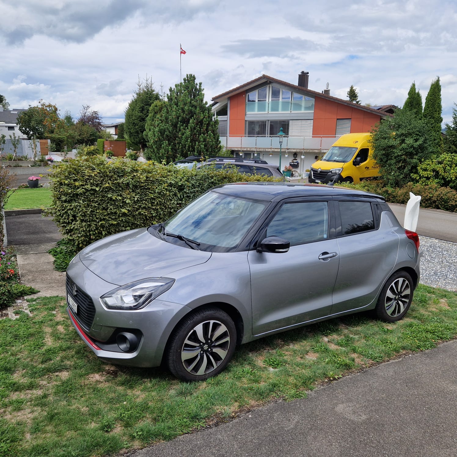 SUZUKI 1.0 T Compact Top-image-0