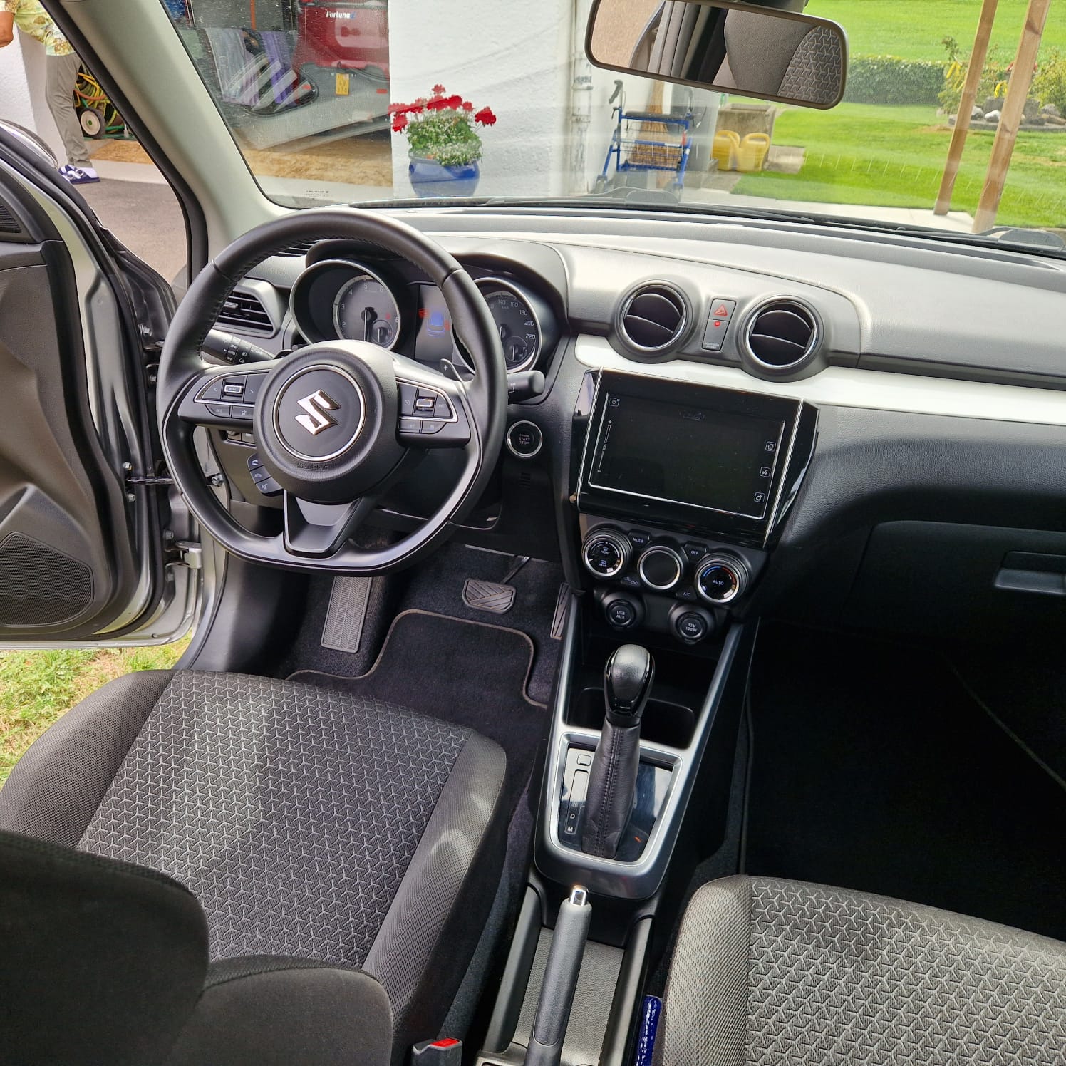 SUZUKI 1.0 T Compact Top-image-1