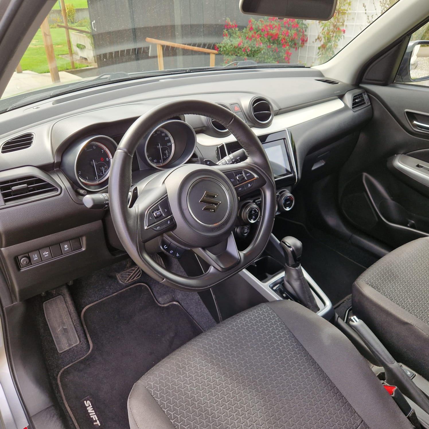 SUZUKI 1.0 T Compact Top-image-2