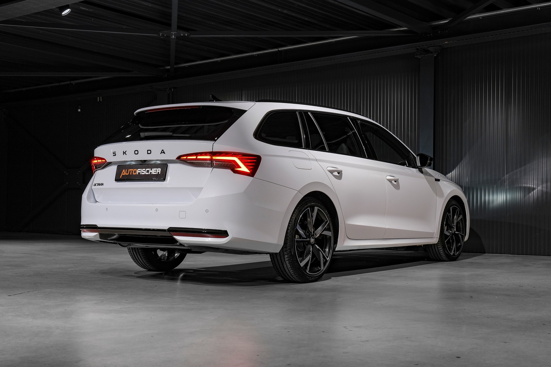 SKODA Octavia Combi 1.5 TSI mHEV DSG SportLine-image-6