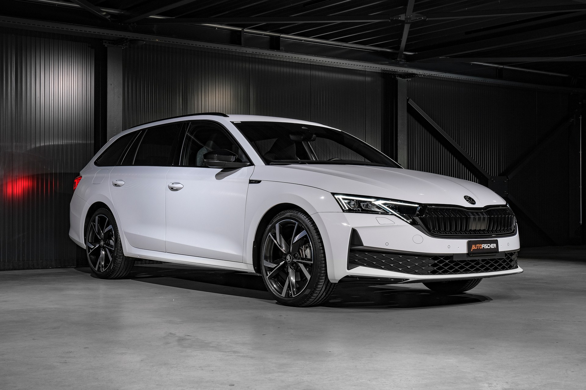SKODA Octavia Combi 1.5 TSI mHEV DSG SportLine-image-4