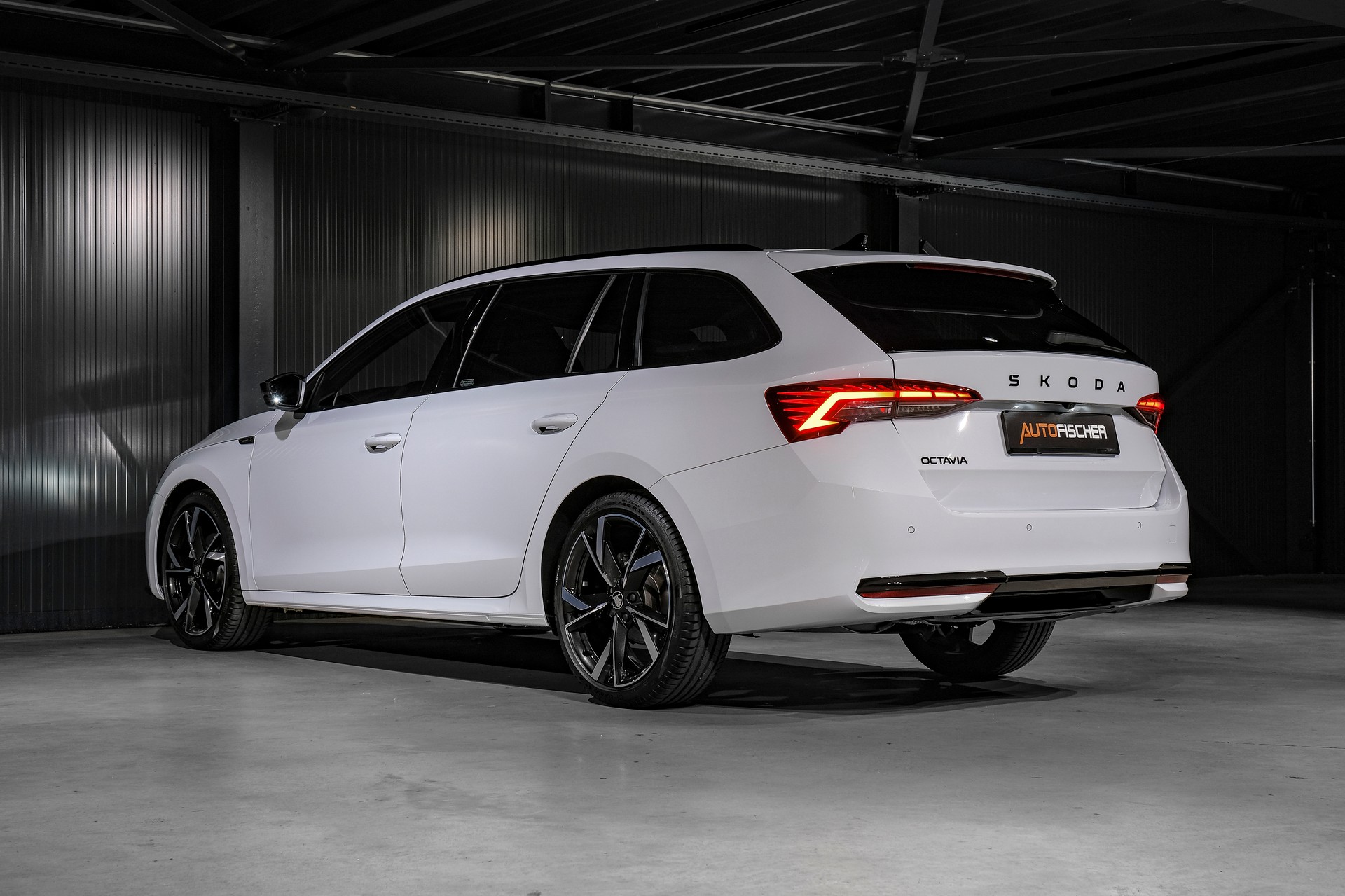SKODA Octavia Combi 1.5 TSI mHEV DSG SportLine-image-7