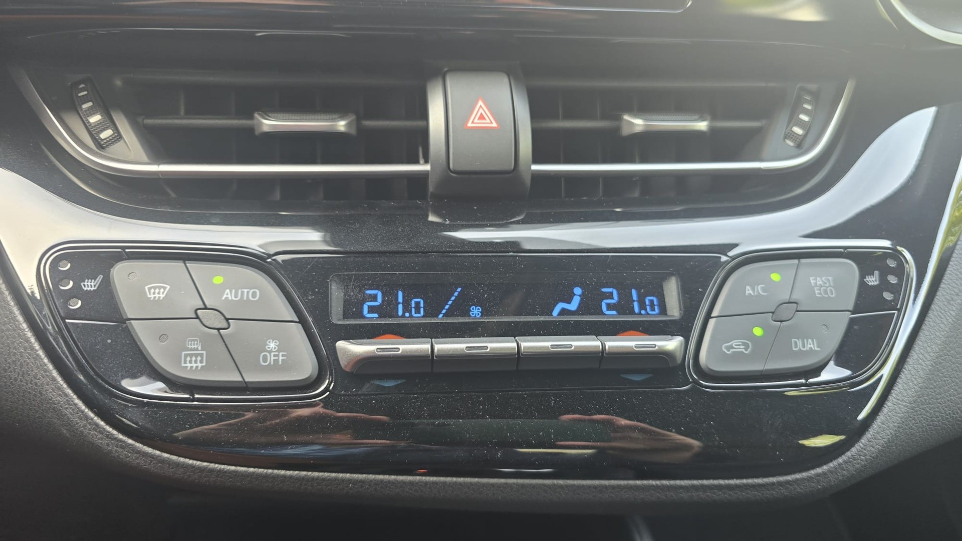 TOYOTA C-HR 1.2 Turbo Style 4WD Multidrive S 8 alu, 1.Hand, 1ere main, CH AUTO, 8 service OK Toyota CH-image-11