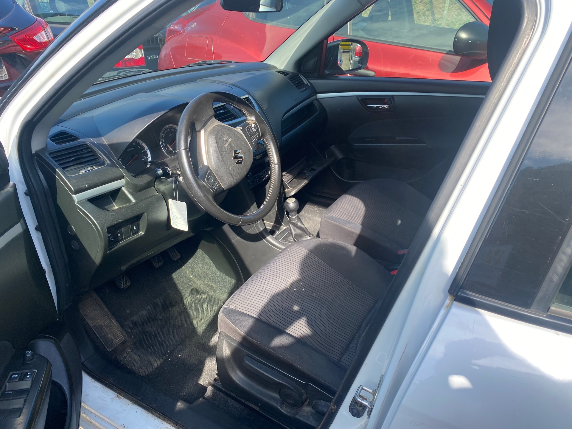 SUZUKI Swift 1.2i 16V GL Top 4x4-image-3