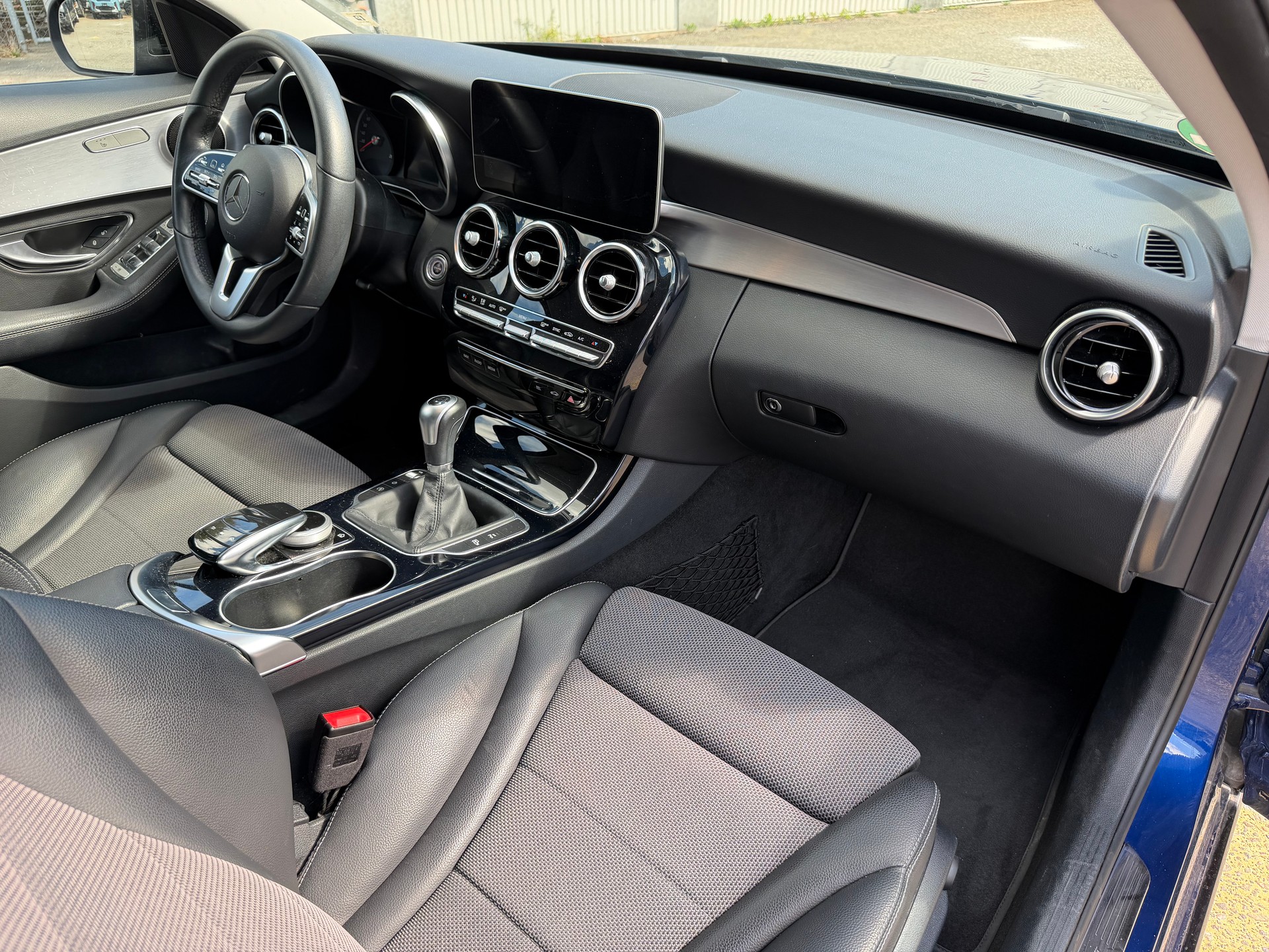 MERCEDES-BENZ C 180 Avantgarde-image-10