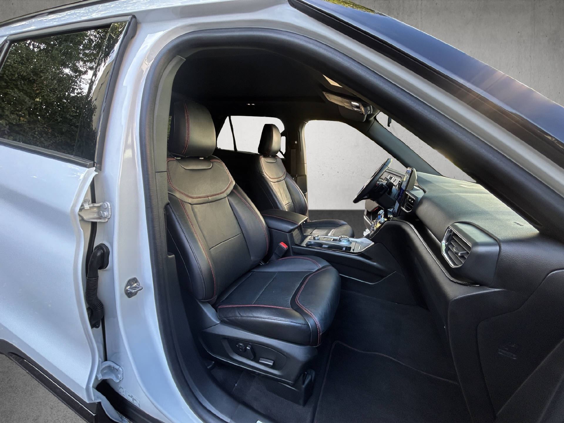FORD Explorer 3.0 V6 Plug-in Hybrid ST-Line-image-18