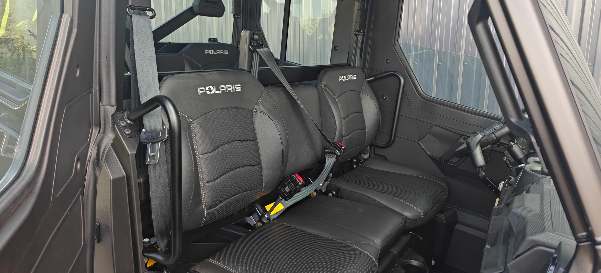 POLARIS Ranger Deluxe Crew mit 6 Sitzplätze-showroom-element-3