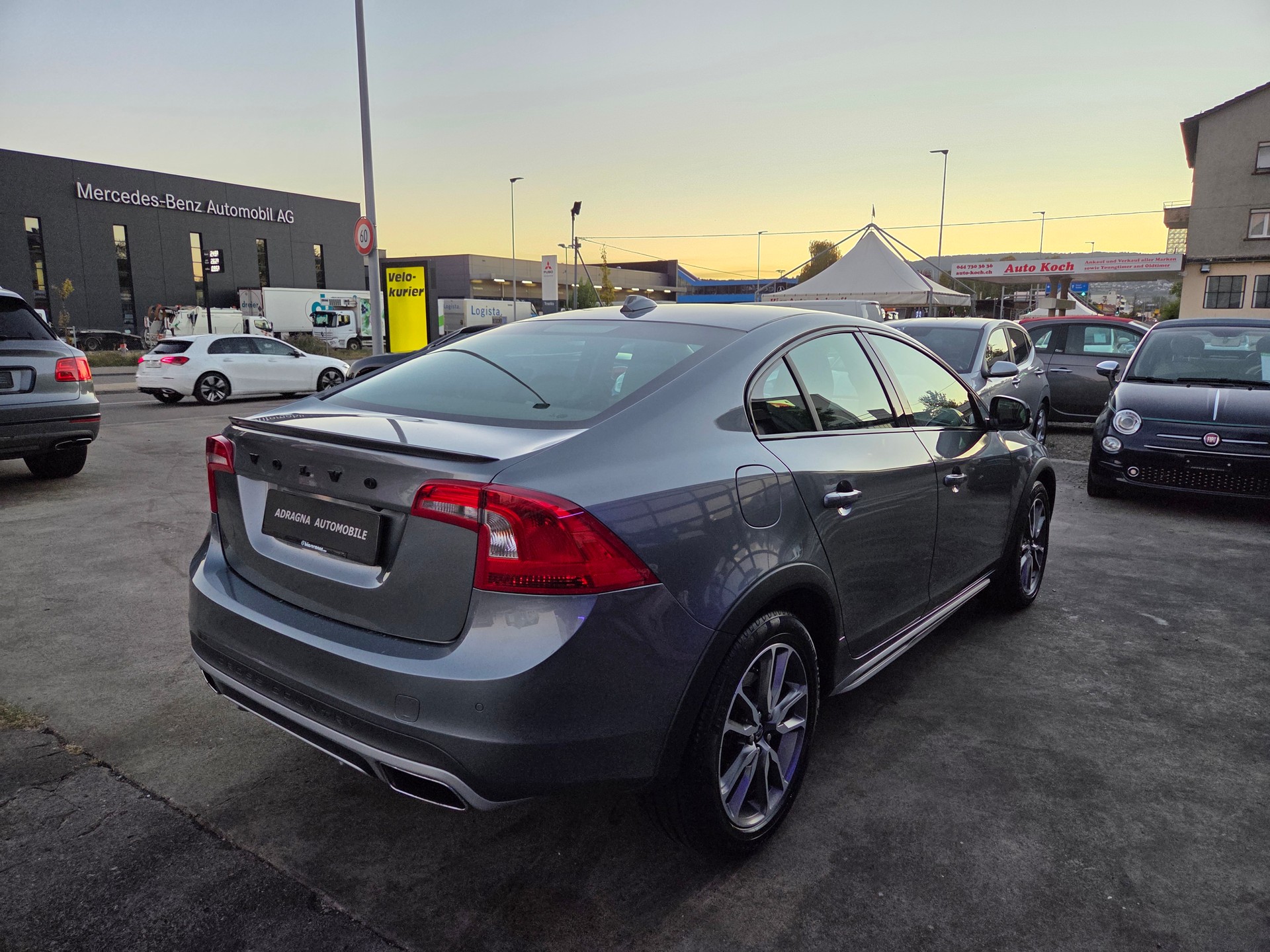 VOLVO S60 Cross Country T5 AWD Summum Geartronic-image-9