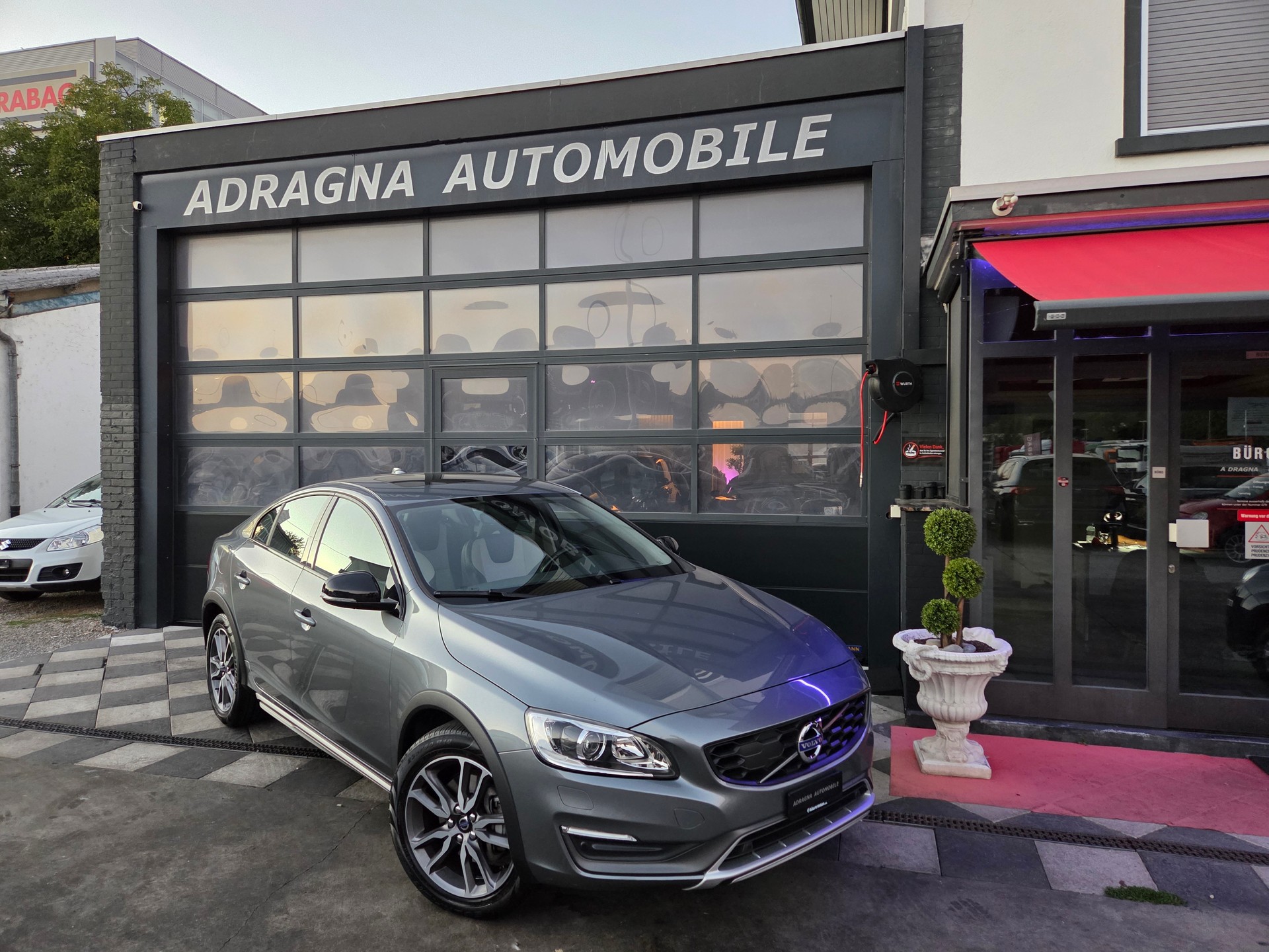 VOLVO S60 Cross Country T5 AWD Summum Geartronic-image-1