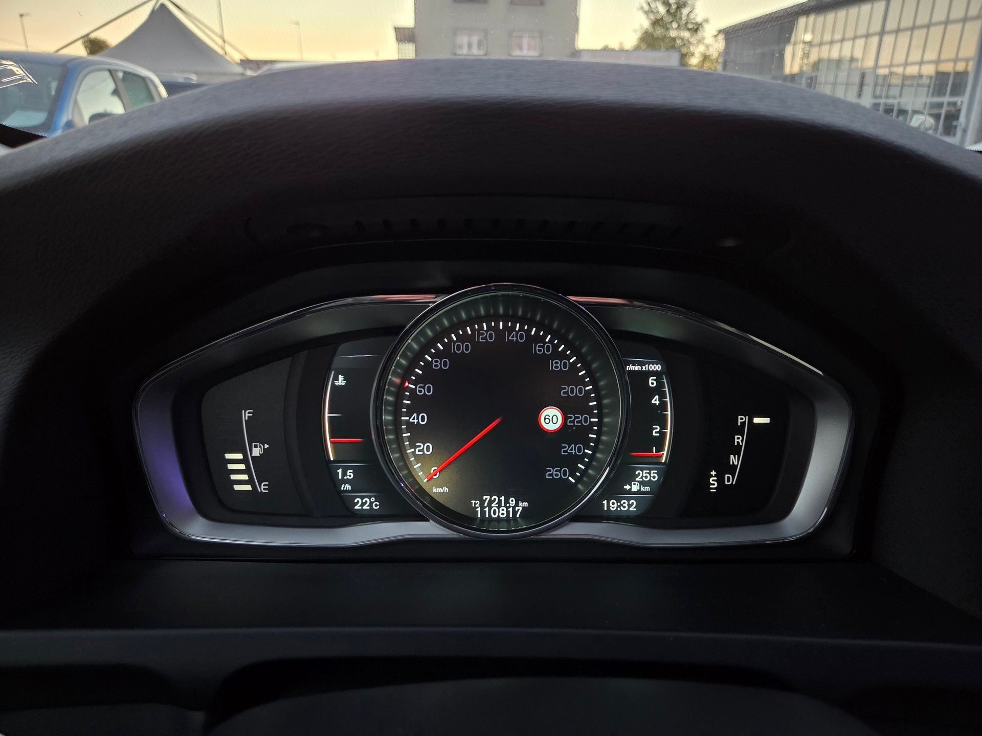 VOLVO S60 Cross Country T5 AWD Summum Geartronic-image-21
