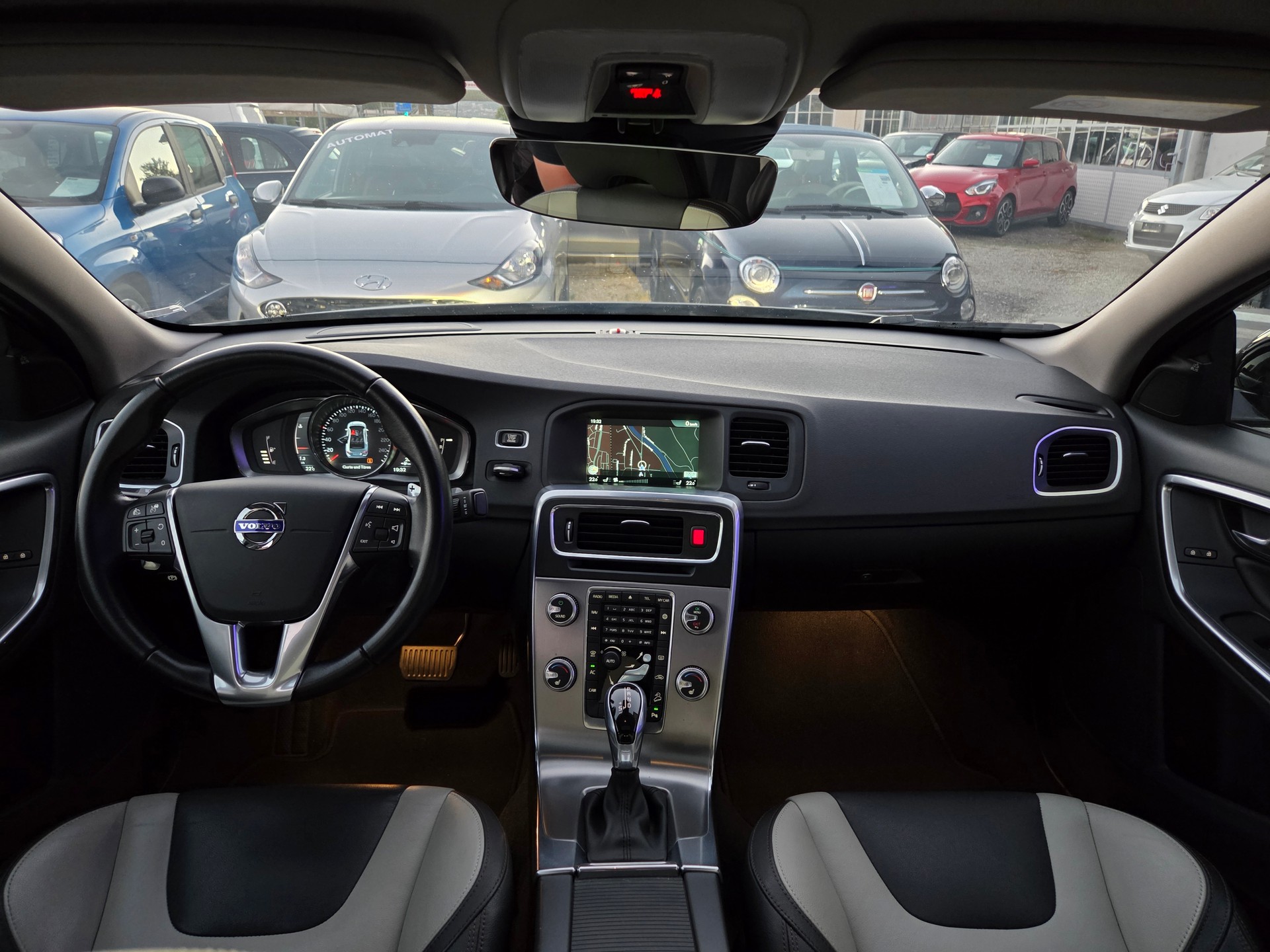VOLVO S60 Cross Country T5 AWD Summum Geartronic-image-19