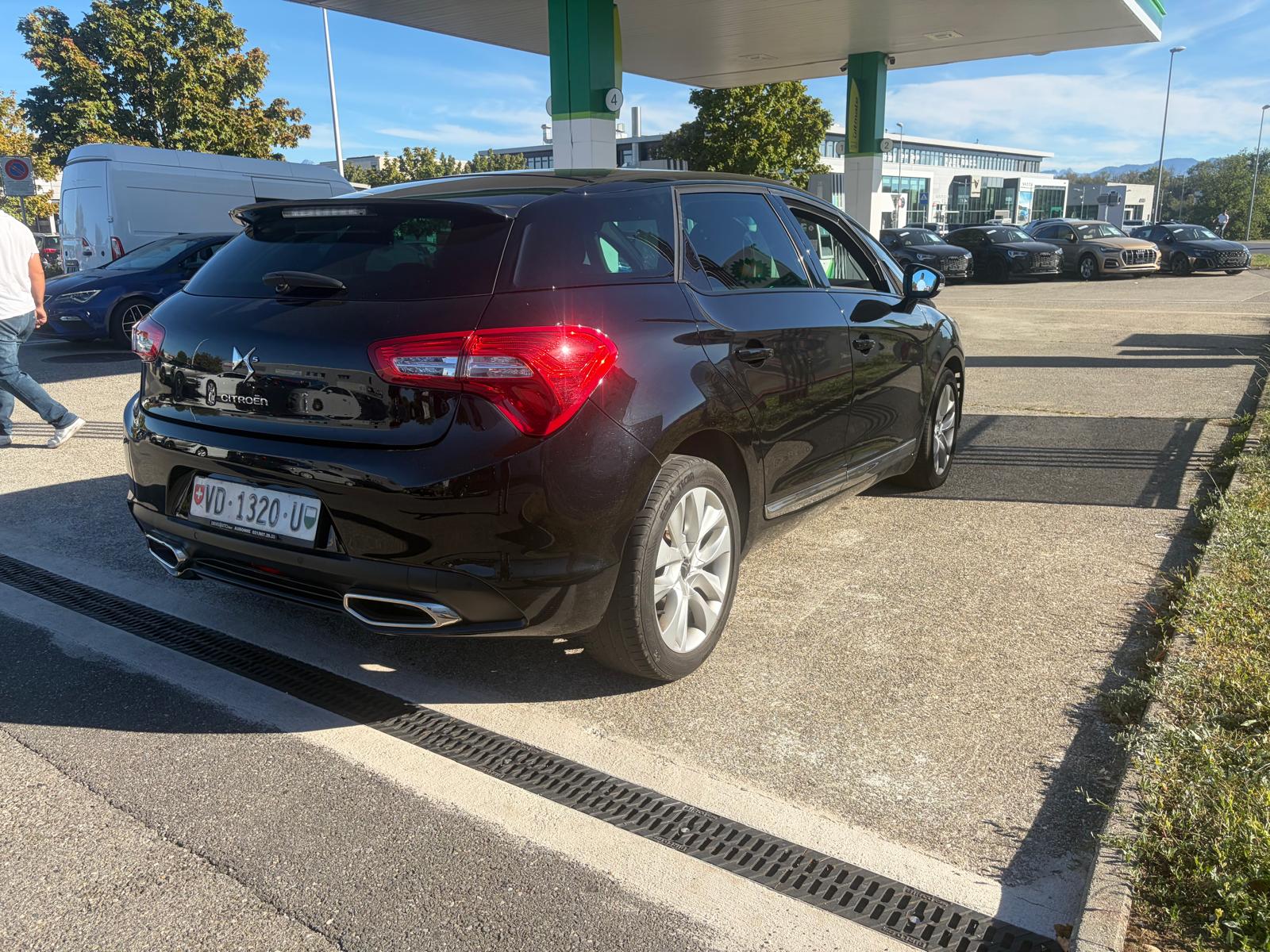 DS AUTOMOBILES DS5 2.0 e-HDi Faubourg Addict Automatic-image-3