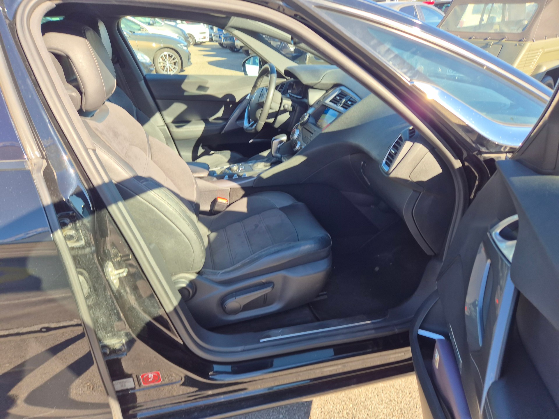 DS AUTOMOBILES DS5 2.0 e-HDi Faubourg Addict Automatic-image-10