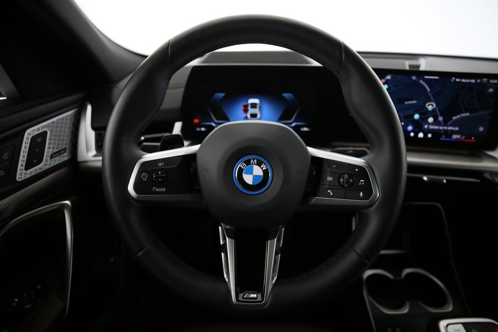 BMW iX2 30 xDrive - FAHRSCHULWAGEN - VOITURE D'AUTO-ECOLE - AUTO DELLA SCUOLA GUIDA-image-5
