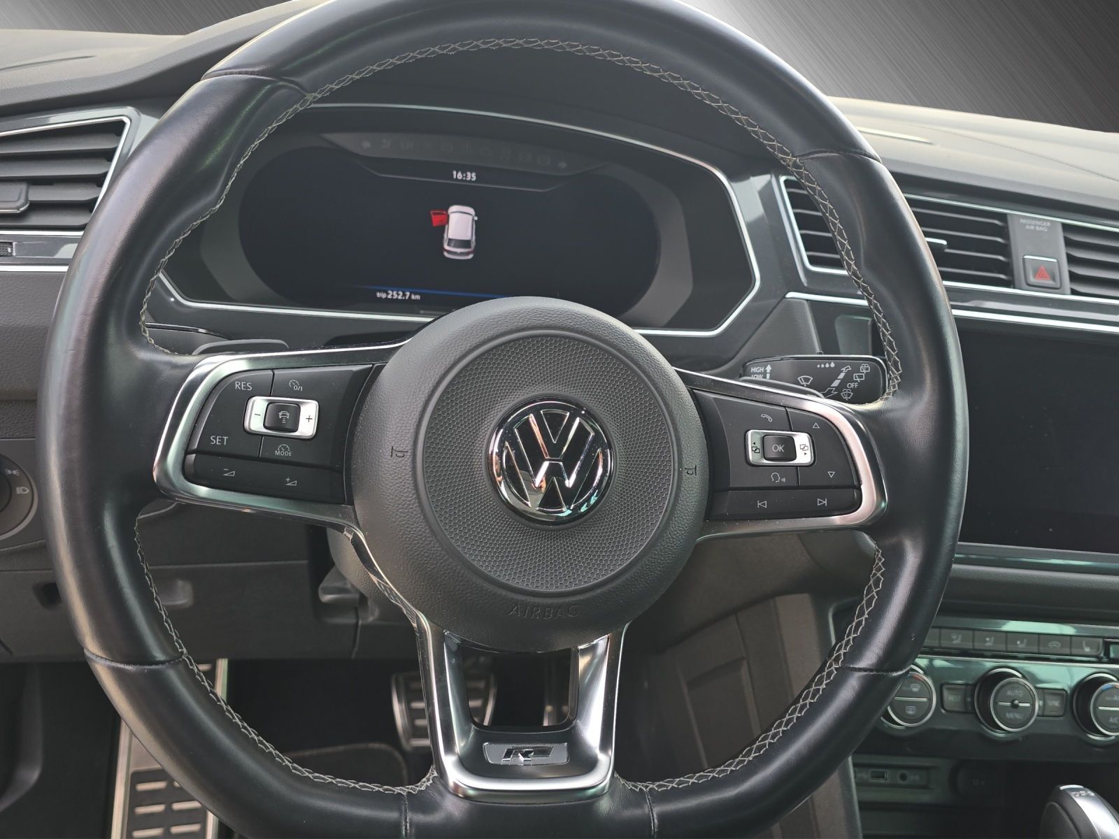 VW Tiguan 2.0 TSI Highline DSG-image-11