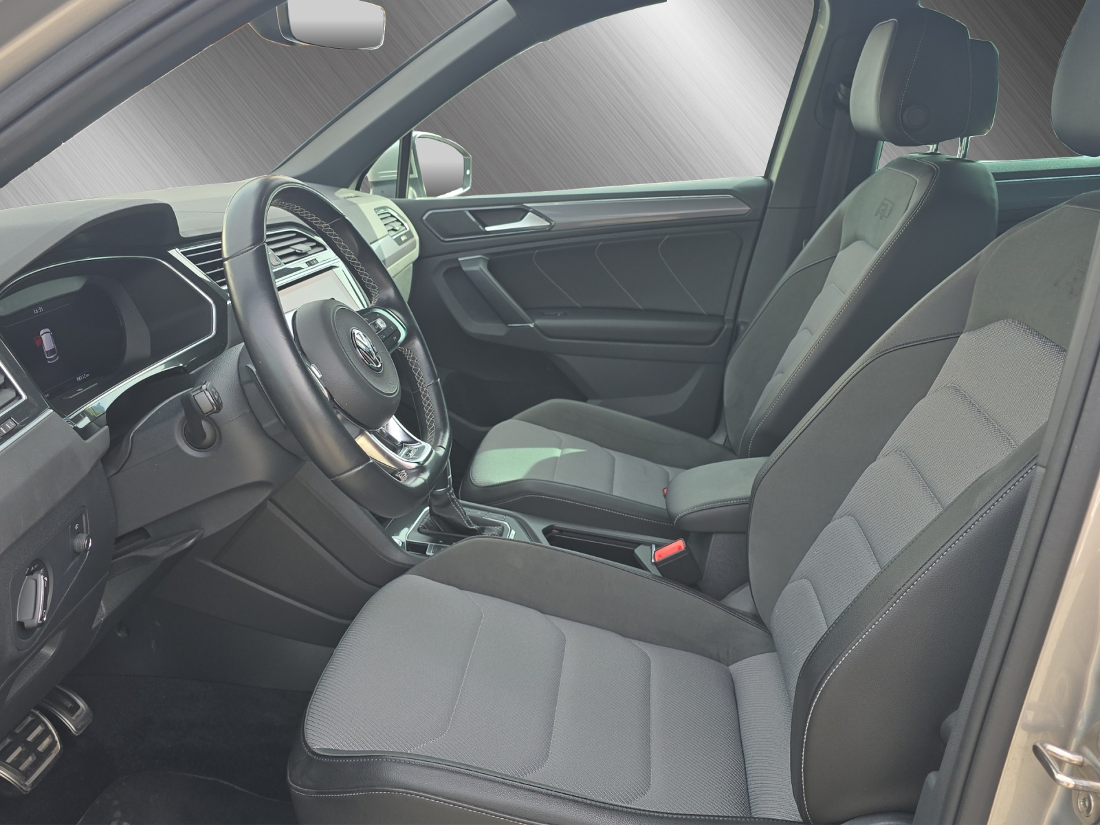 VW Tiguan 2.0 TSI Highline DSG-image-8