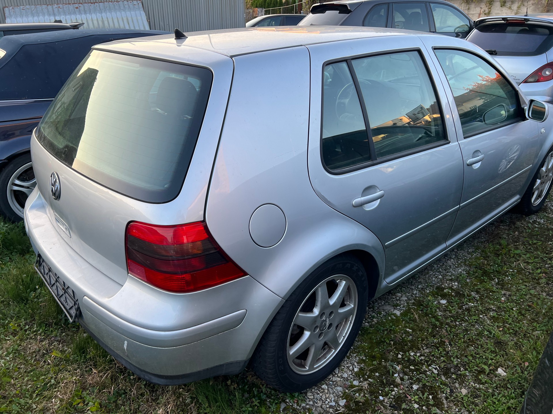 VW Golf 2.8 Highline 4Motion-image-3