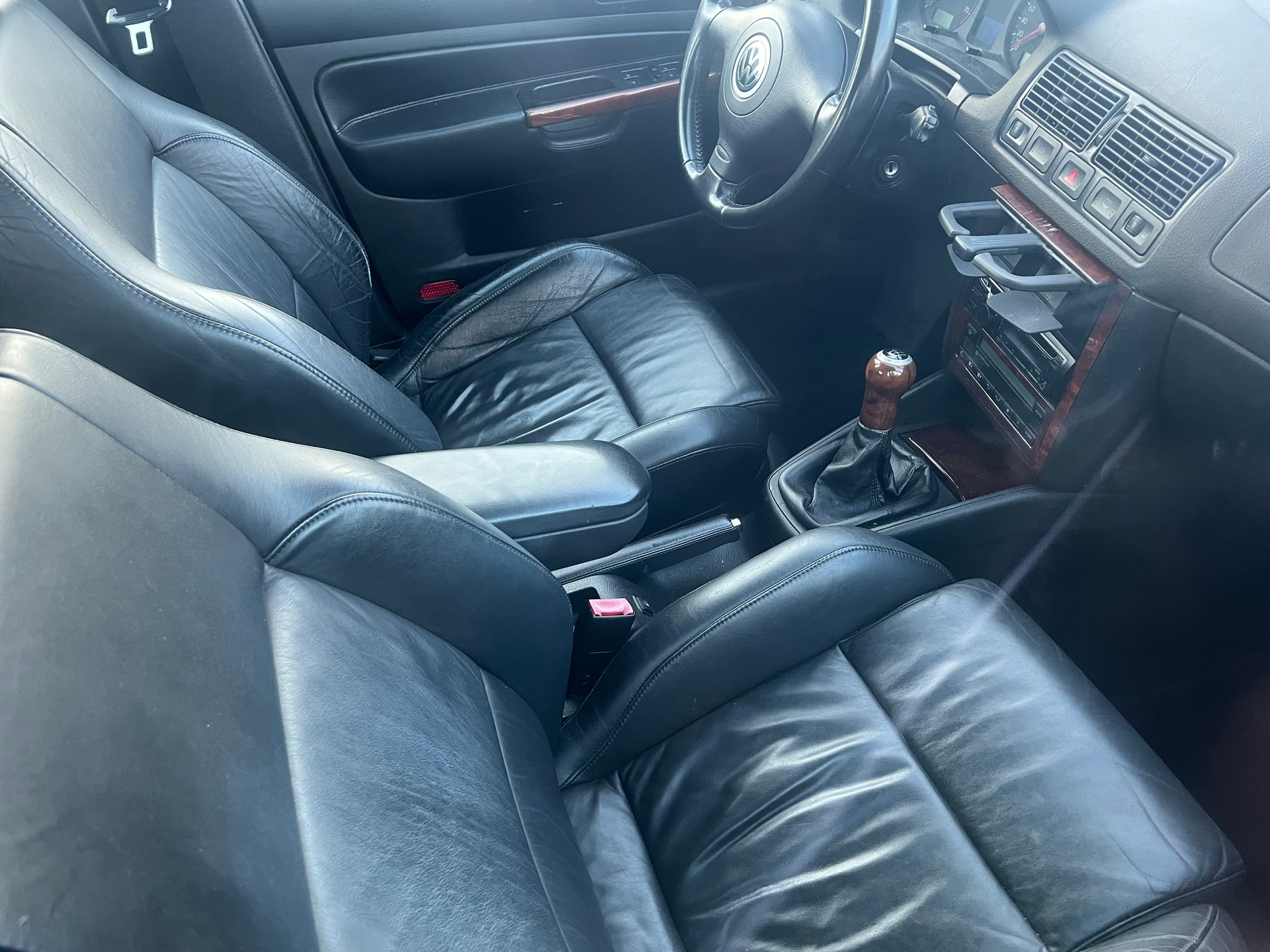 VW Golf 2.8 Highline 4Motion-image-5