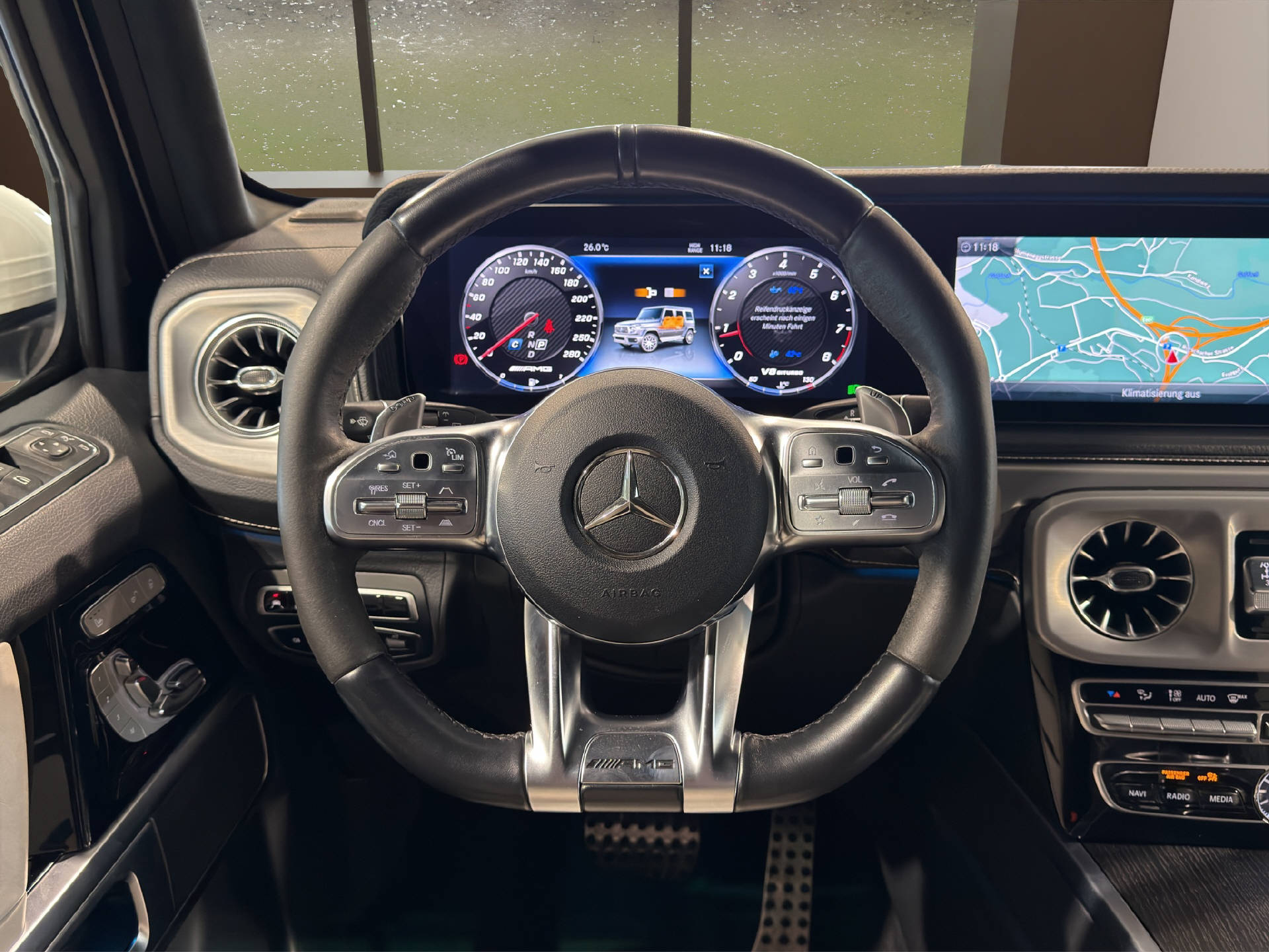 MERCEDES-BENZ G 63 AMG-image-9