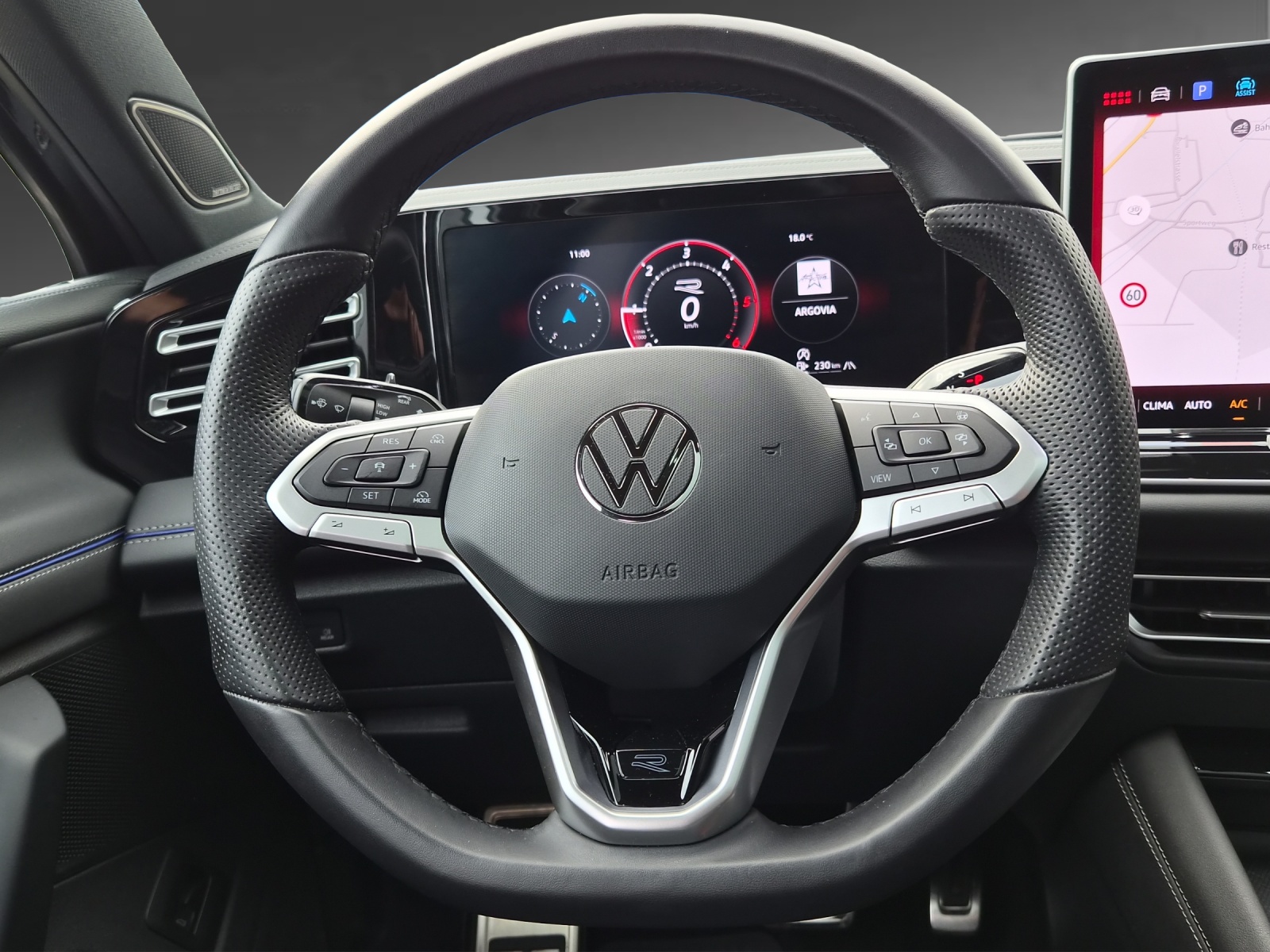 VW Tiguan 2.0 TDI SCR R-Line 4Motion DSG-image-8