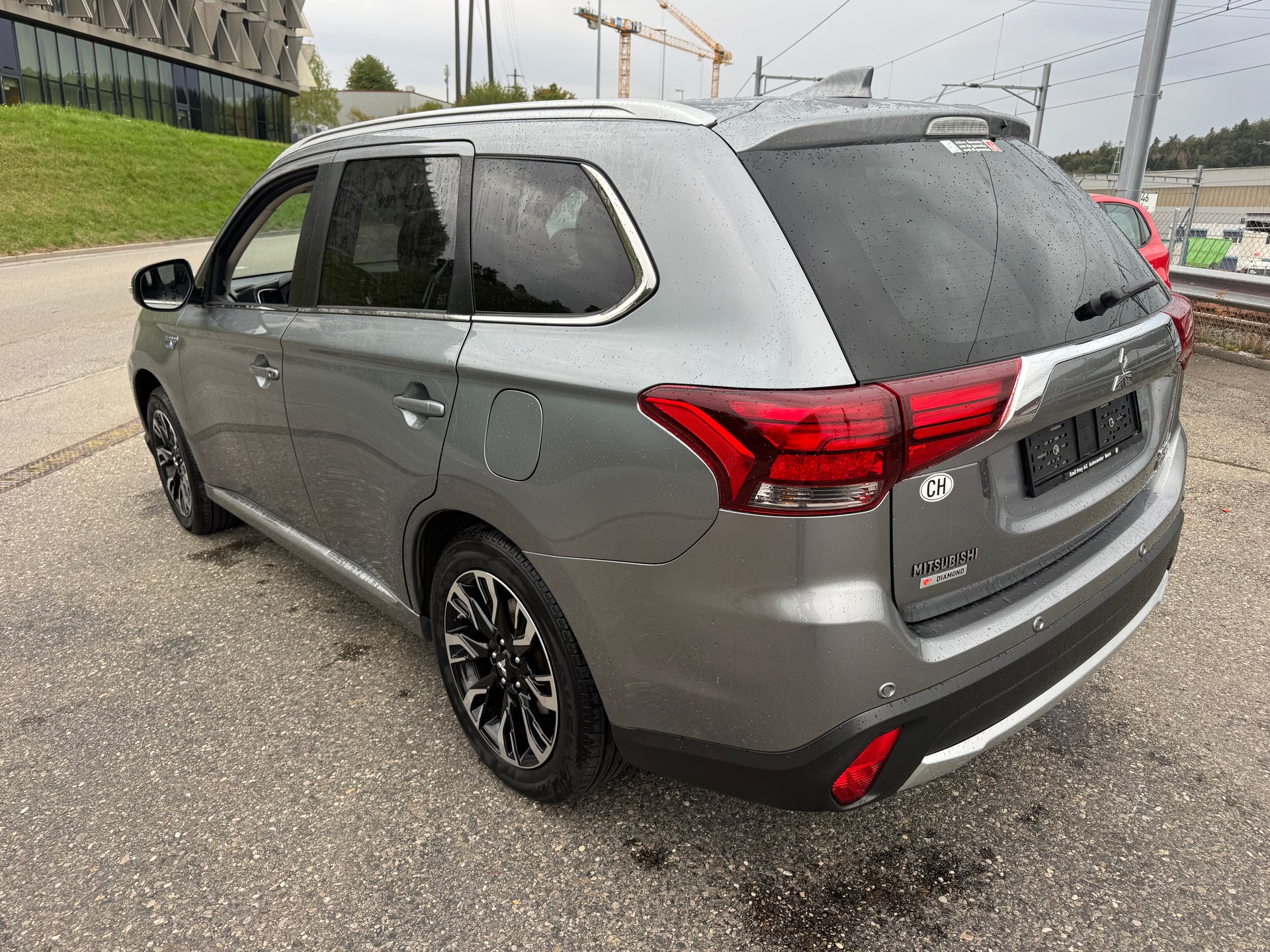 MITSUBISHI Outlander 2.0 PHEV Diamond S-Edition 4WD Automatic-image-5
