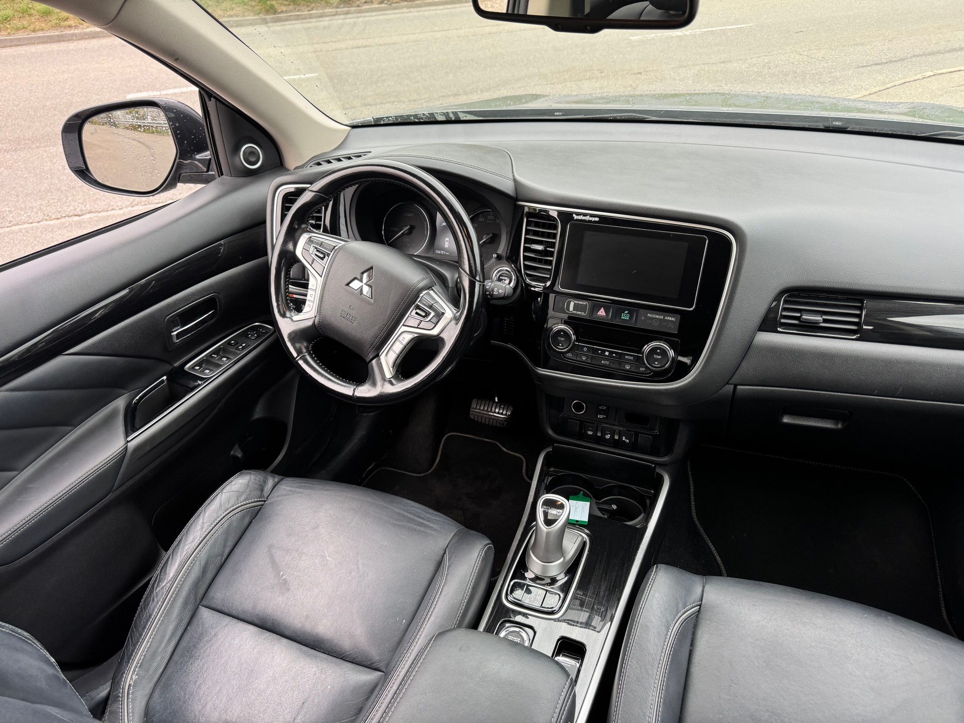 MITSUBISHI Outlander 2.0 PHEV Diamond S-Edition 4WD Automatic-image-6