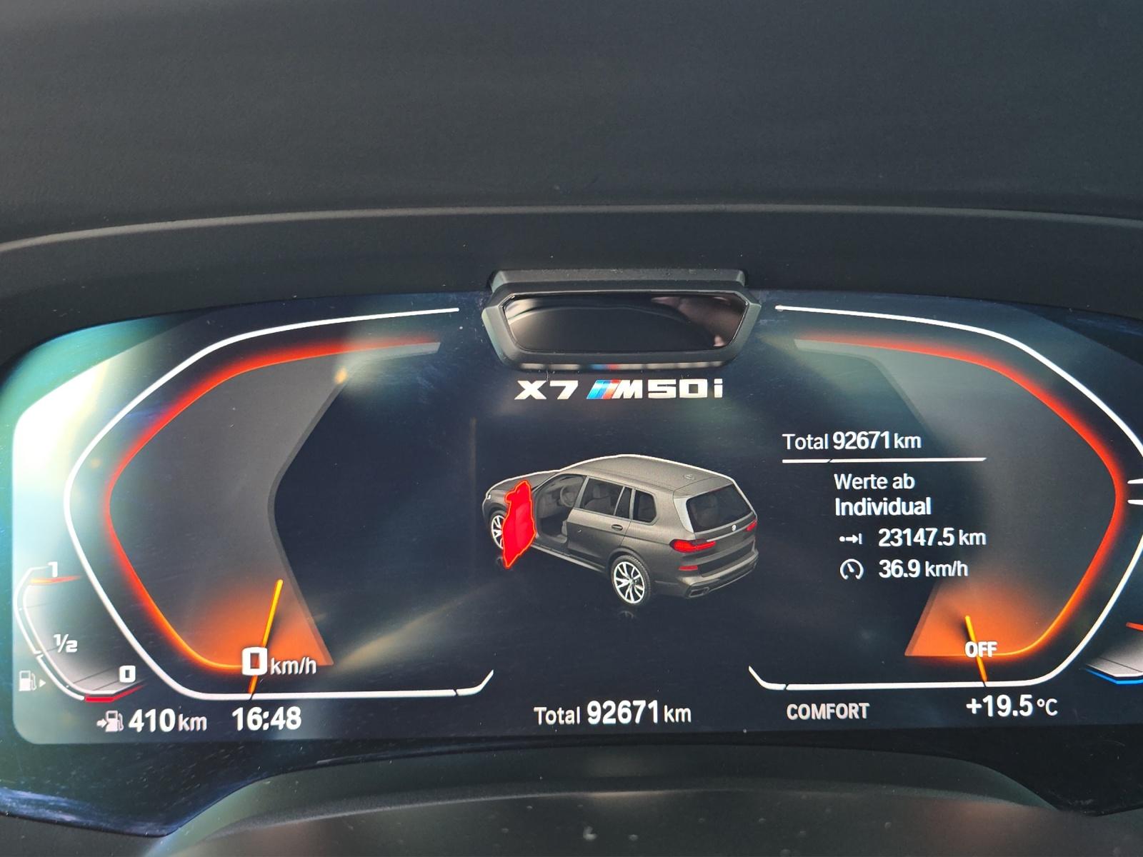 BMW X7 M50i-image-15