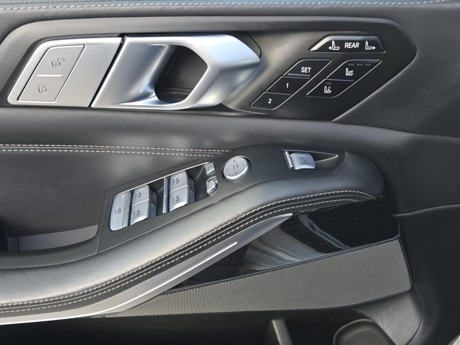 BMW X7 M50i-image-19