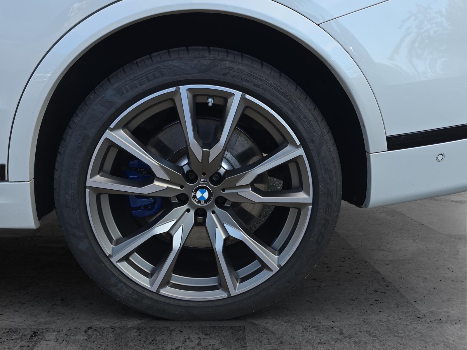 BMW X7 M50i-image-6