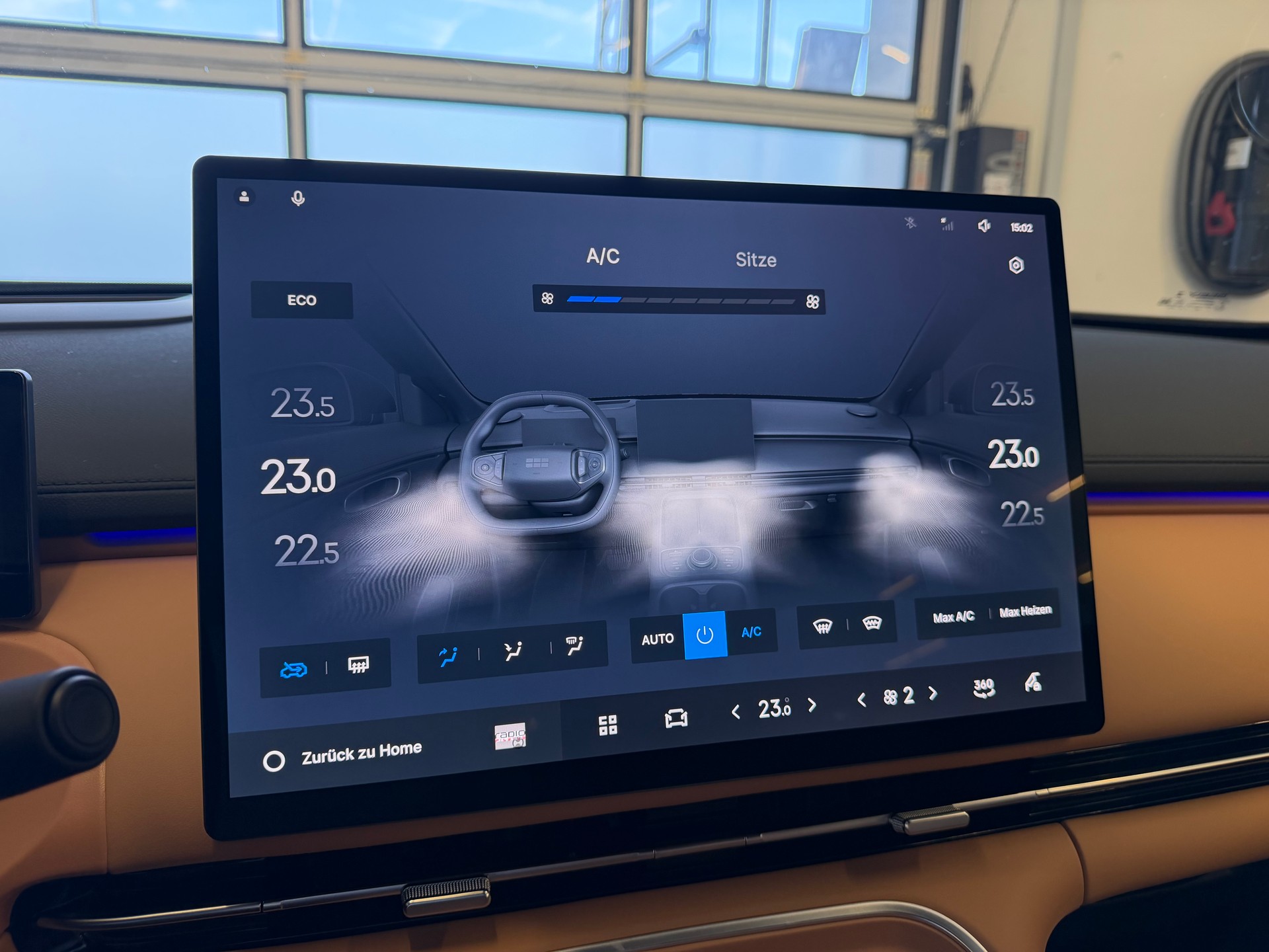 GEELY Starray EM-i Max+ mit grossem 29.8kw Akku / Inneraum Bernsteinbraun / alle Optionen / 8 Jahre 200'000km Werksgarantie-image-27