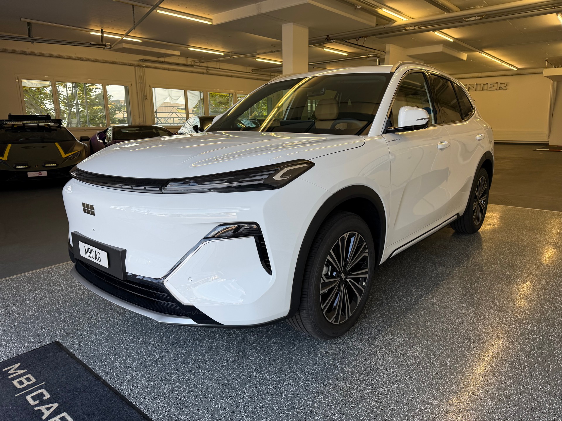 GEELY Starray EM-i Max+ mit grossem 29.8kw Akku / Inneraum Bernsteinbraun / alle Optionen / 8 Jahre 200'000km Werksgarantie-image-5