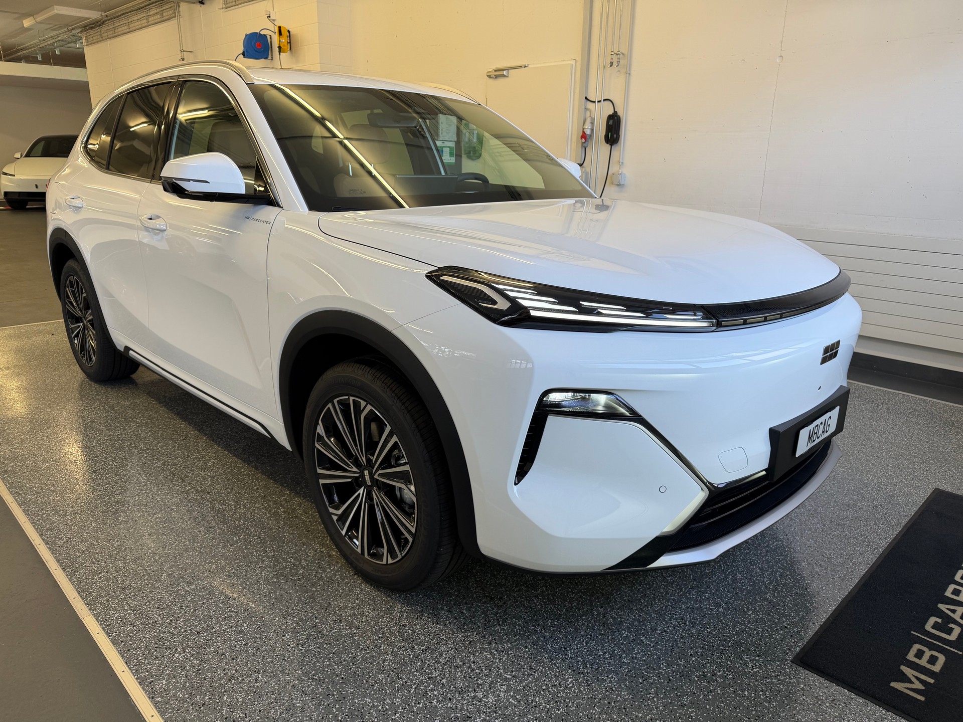 GEELY Starray EM-i Max+ mit grossem 29.8kw Akku / Inneraum Bernsteinbraun / alle Optionen / 8 Jahre 200'000km Werksgarantie-image-13