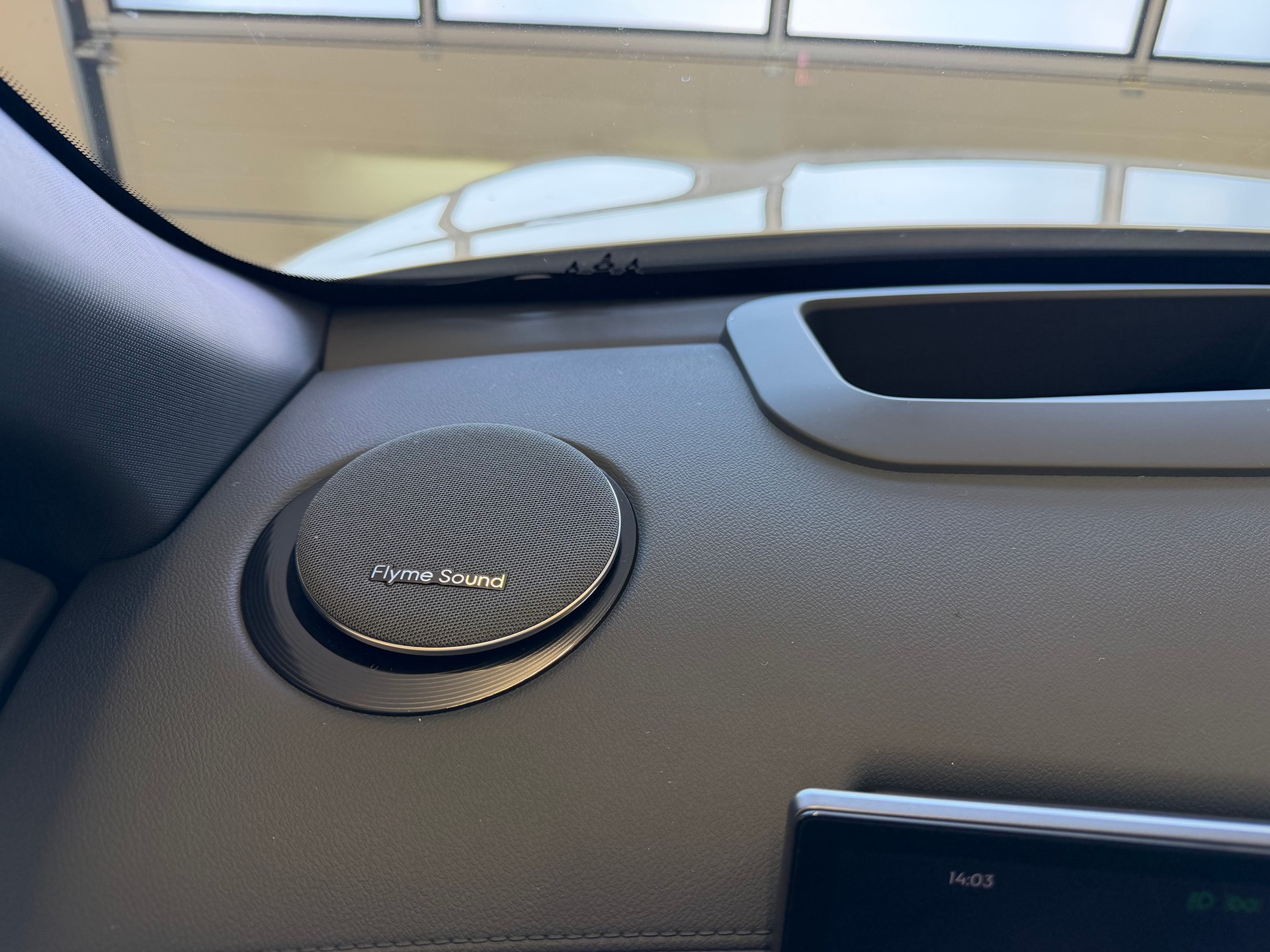GEELY Starray EM-i Max+ mit grossem 29.8kw Akku / Inneraum Bernsteinbraun / alle Optionen / 8 Jahre 200'000km Werksgarantie-image-31