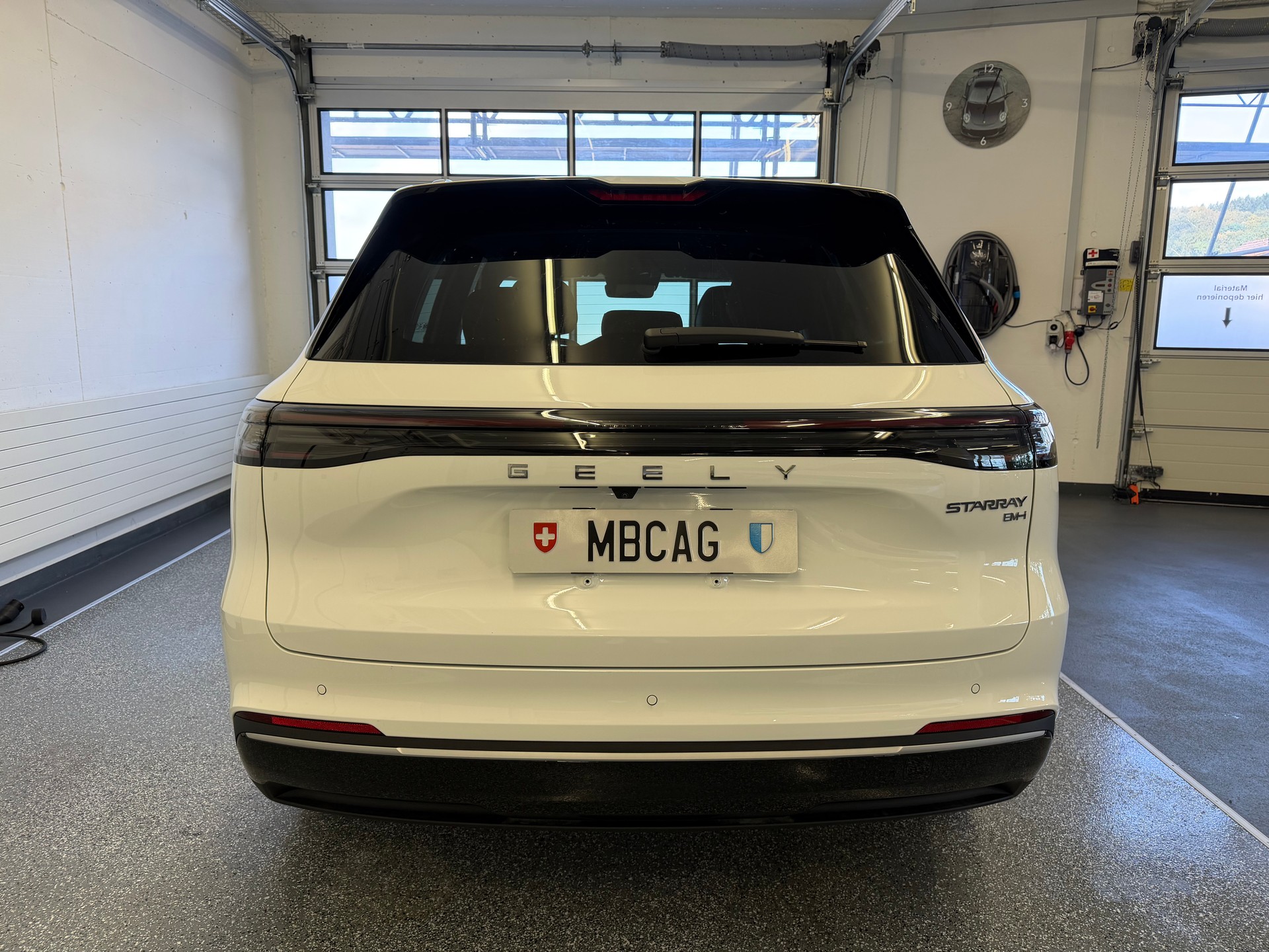 GEELY Starray EM-i Max+ mit grossem 29.8kw Akku / Inneraum Bernsteinbraun / alle Optionen / 8 Jahre 200'000km Werksgarantie-image-8