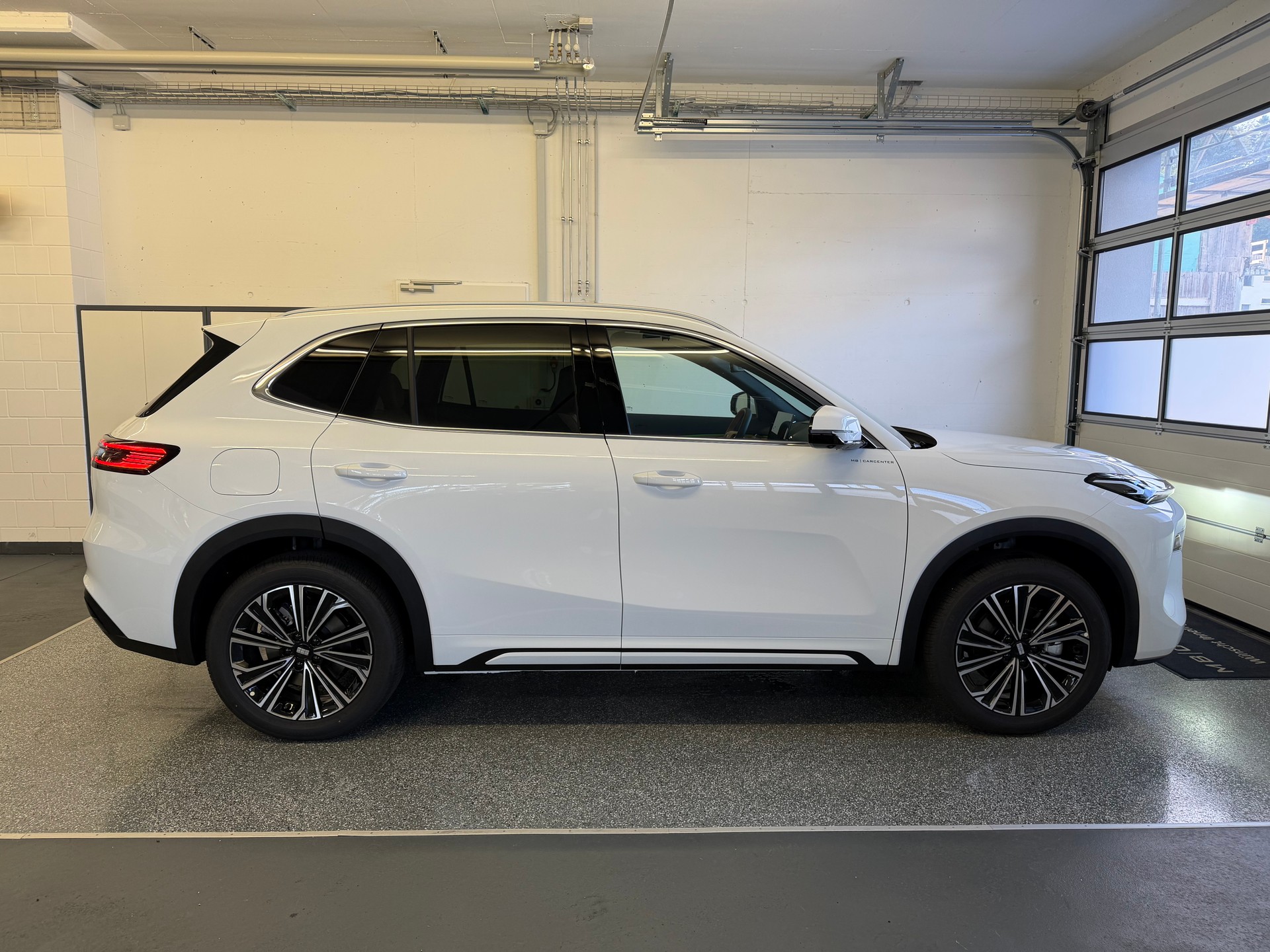 GEELY Starray EM-i Max+ mit grossem 29.8kw Akku / Inneraum Bernsteinbraun / alle Optionen / 8 Jahre 200'000km Werksgarantie-image-12