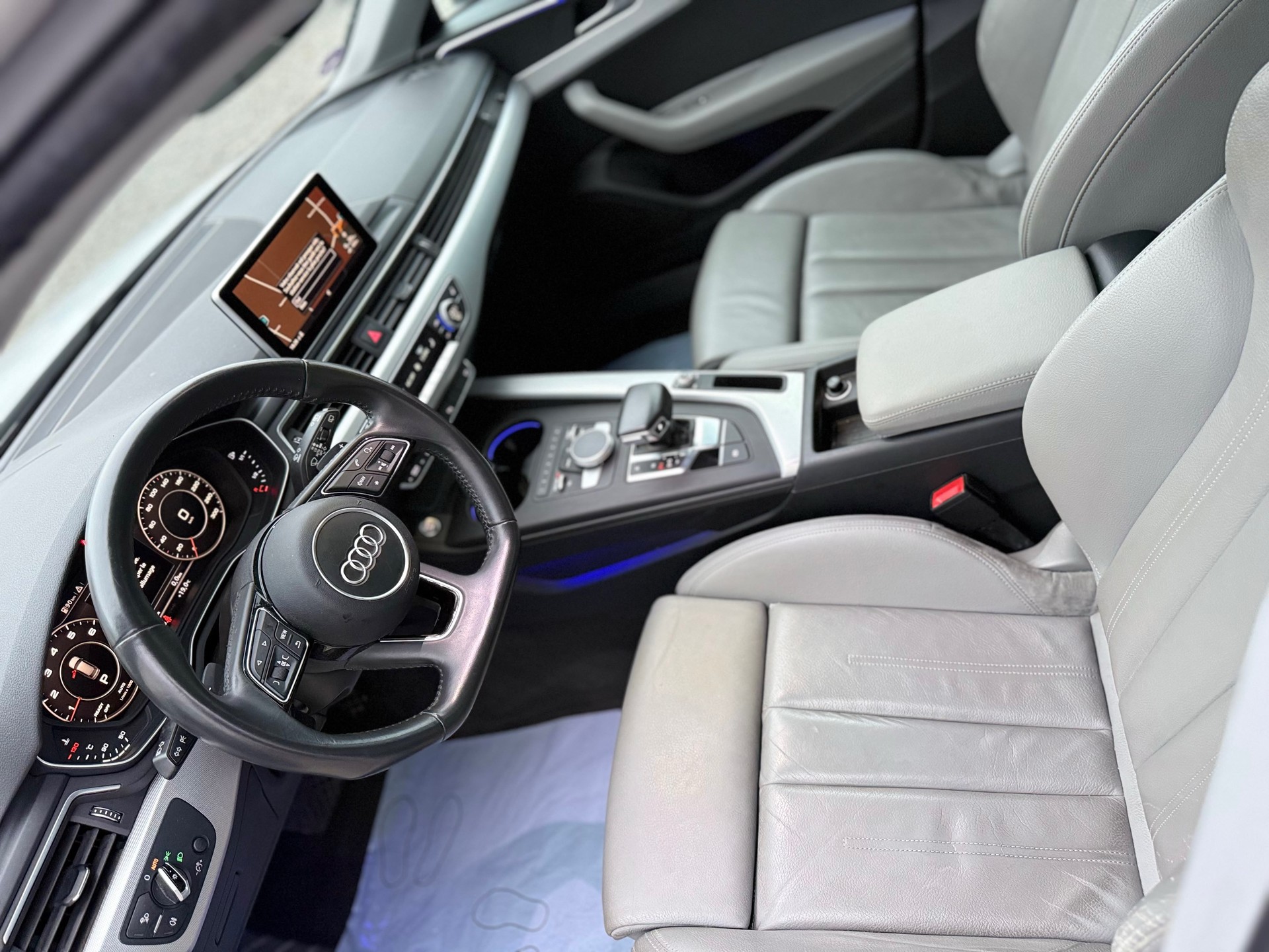 AUDI A4 Avant 2.0 TFSI Sport S-tronic-image-7