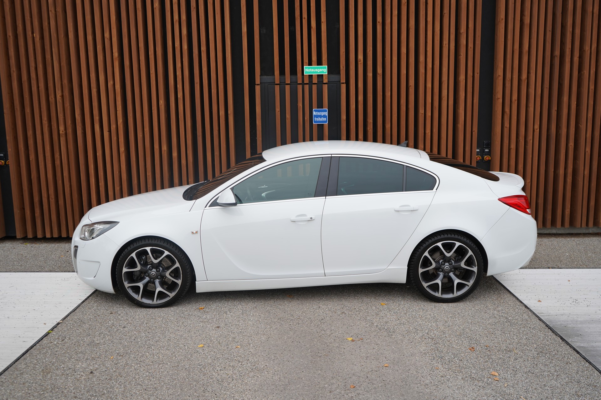 OPEL INSIGNIA 2.8 TURBO OPC 4WD AUTOMATIC l 325 PS-image-3