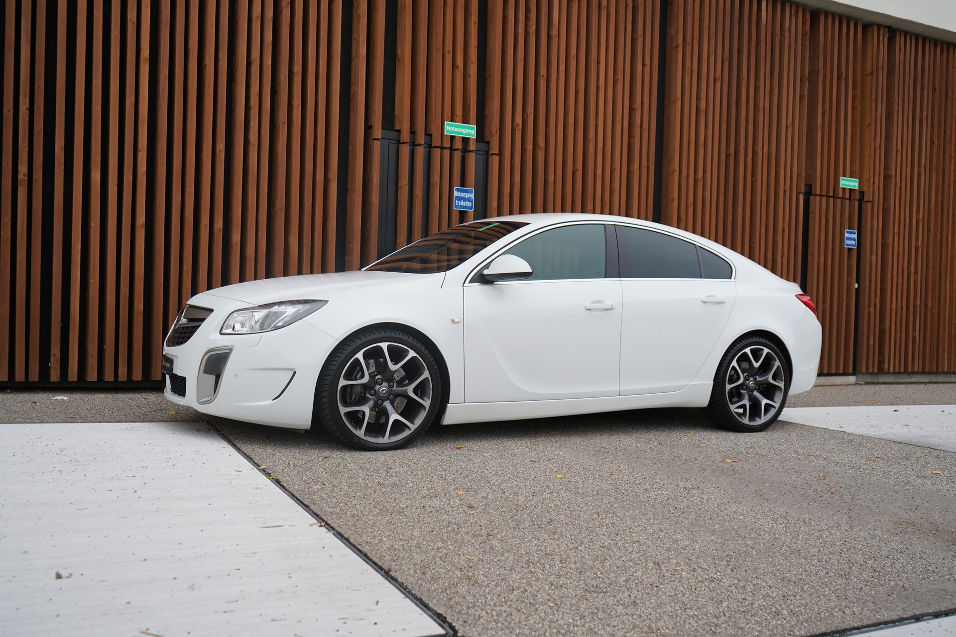 OPEL INSIGNIA 2.8 TURBO OPC 4WD AUTOMATIC l 325 PS-image-4