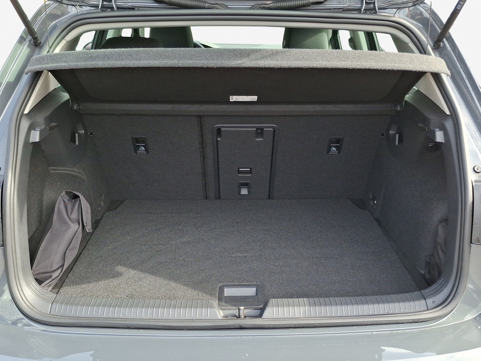 VW Golf 1.0 TSI Life-image-12
