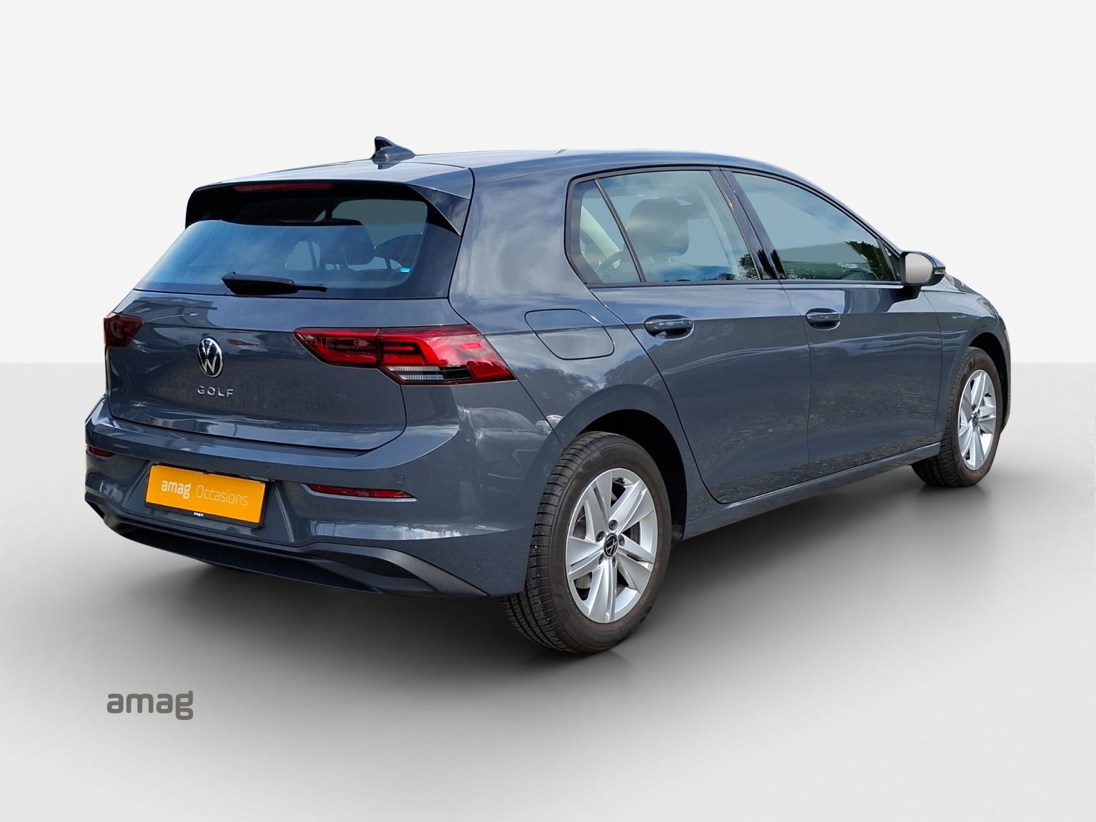 VW Golf 1.0 TSI Life-image-4