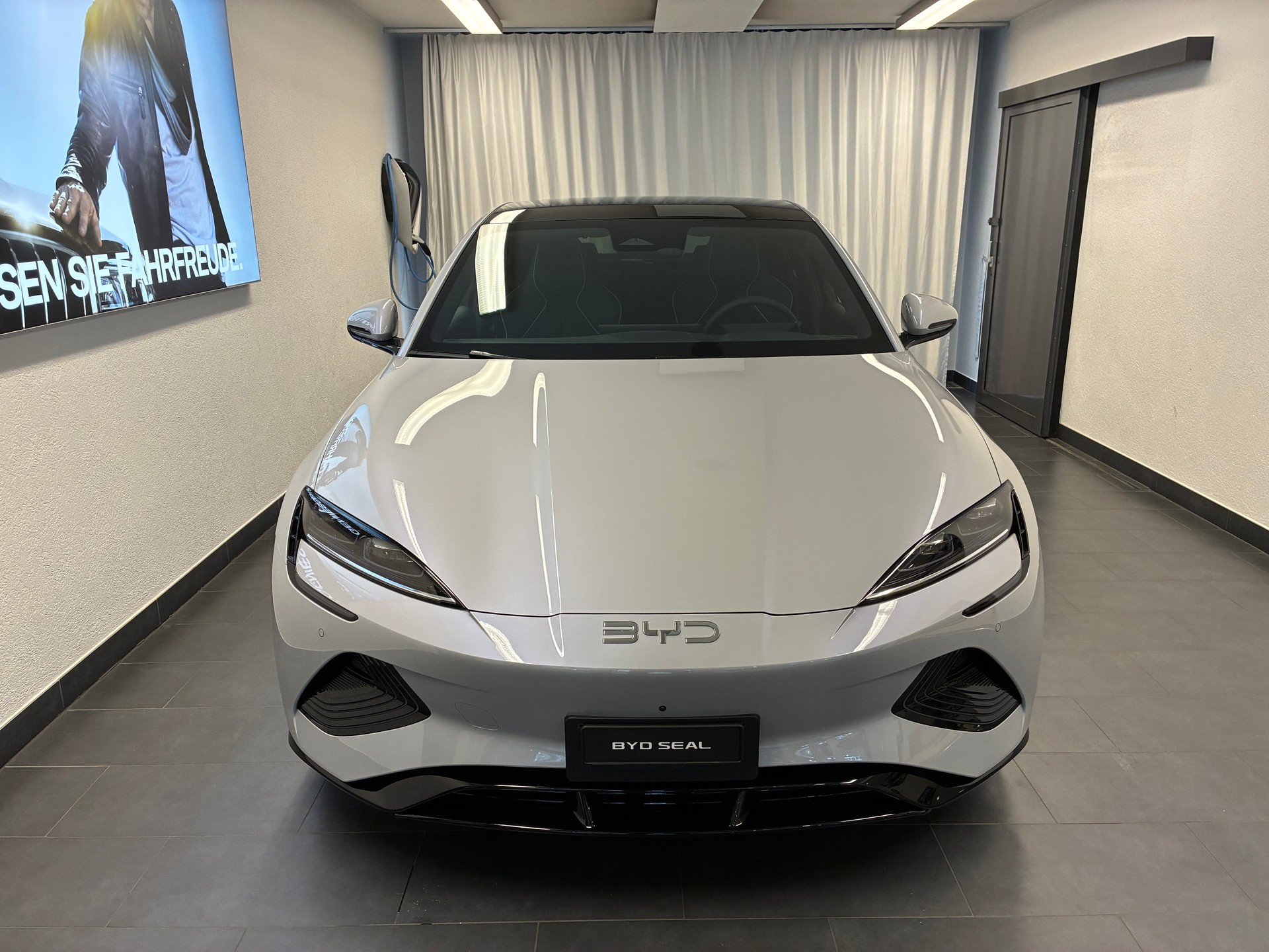 BYD Seal Excellence AWD-showroom-element-1
