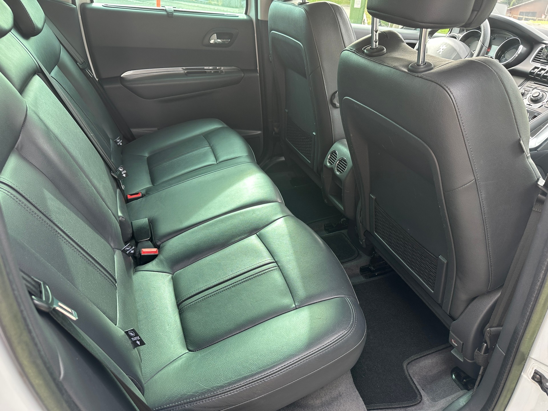 PEUGEOT 3008 HYbrid4 2.0 HDI EGS6-image-11