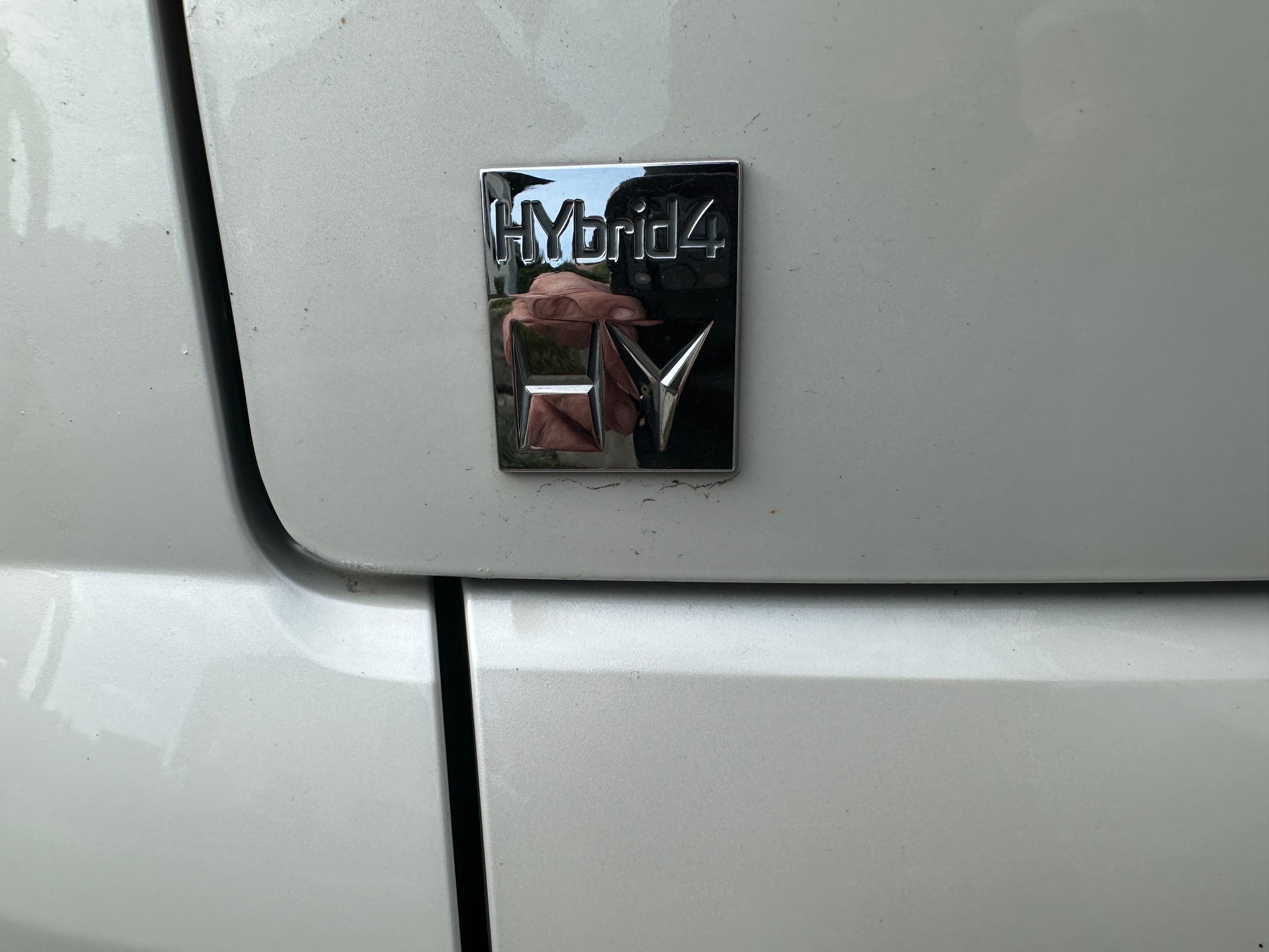 PEUGEOT 3008 HYbrid4 2.0 HDI EGS6-image-6