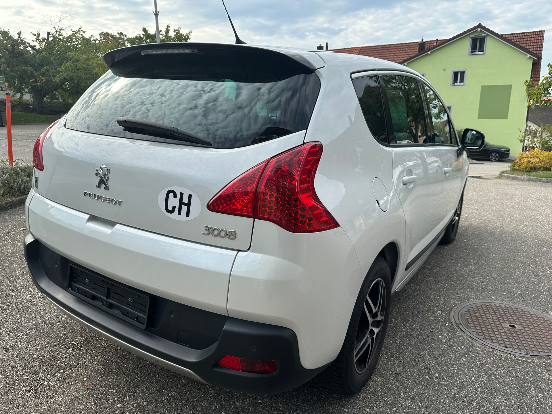PEUGEOT 3008 HYbrid4 2.0 HDI EGS6-image-5