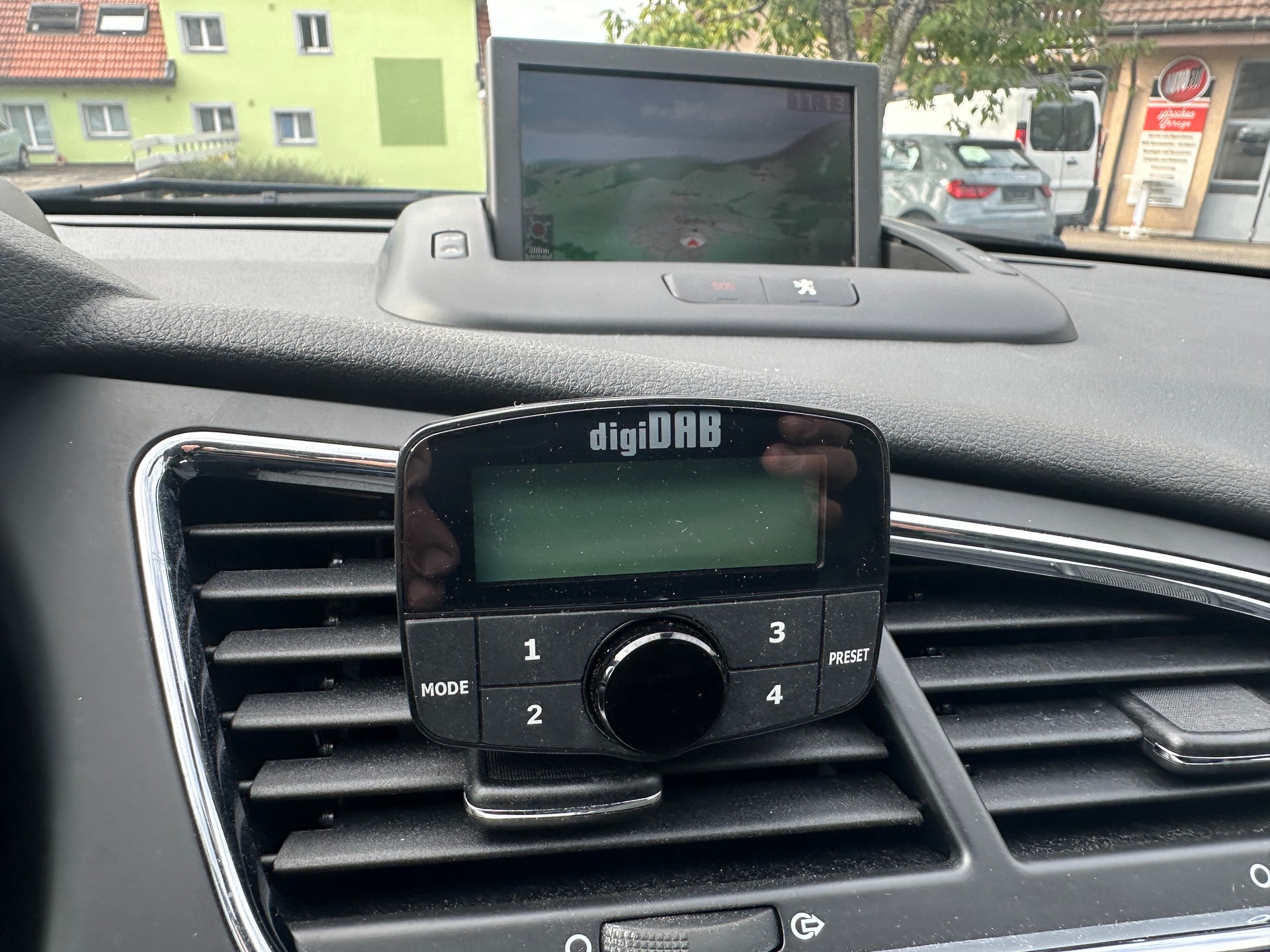 PEUGEOT 3008 HYbrid4 2.0 HDI EGS6-image-9